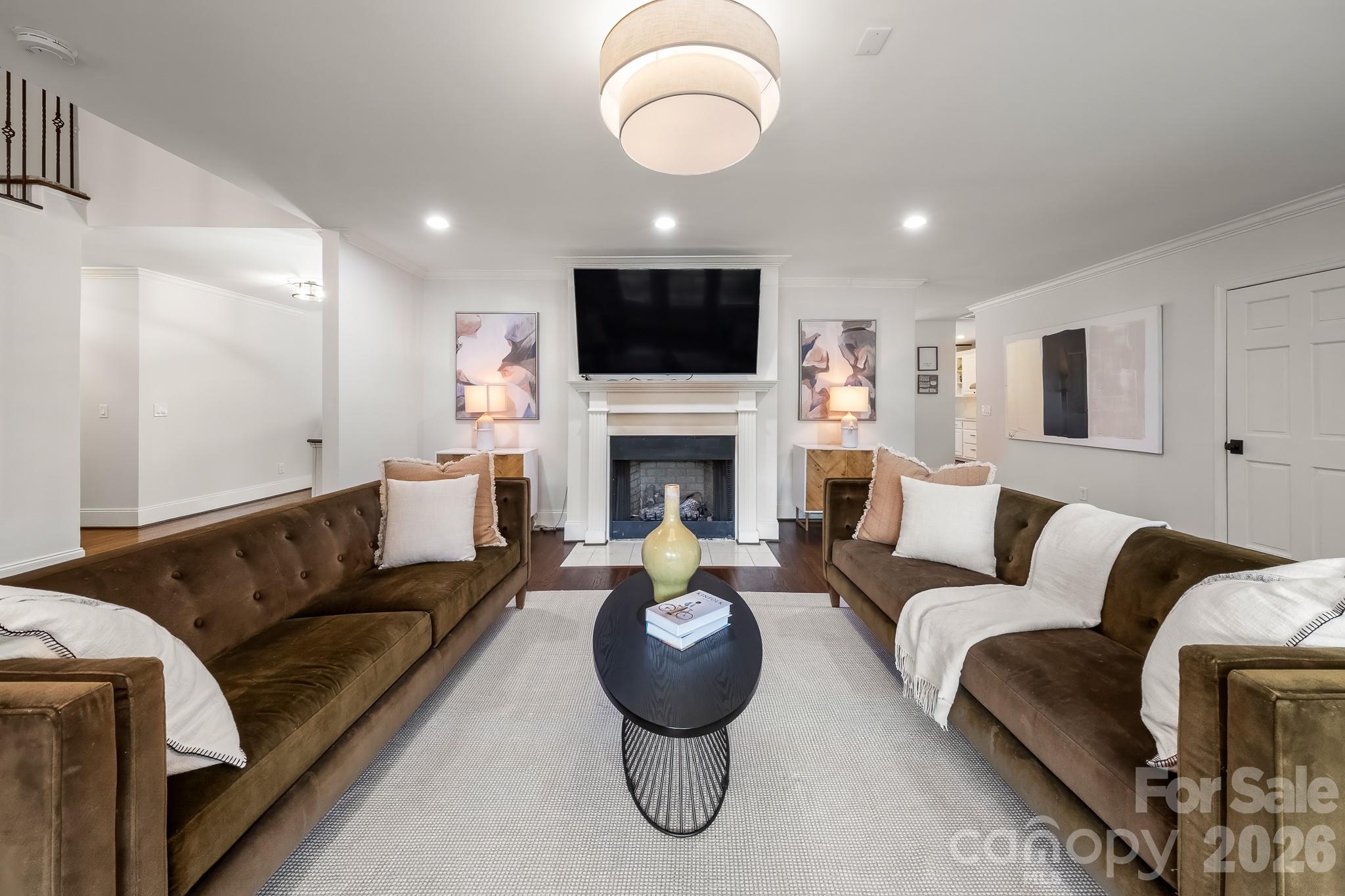 1121 S Wendover Road