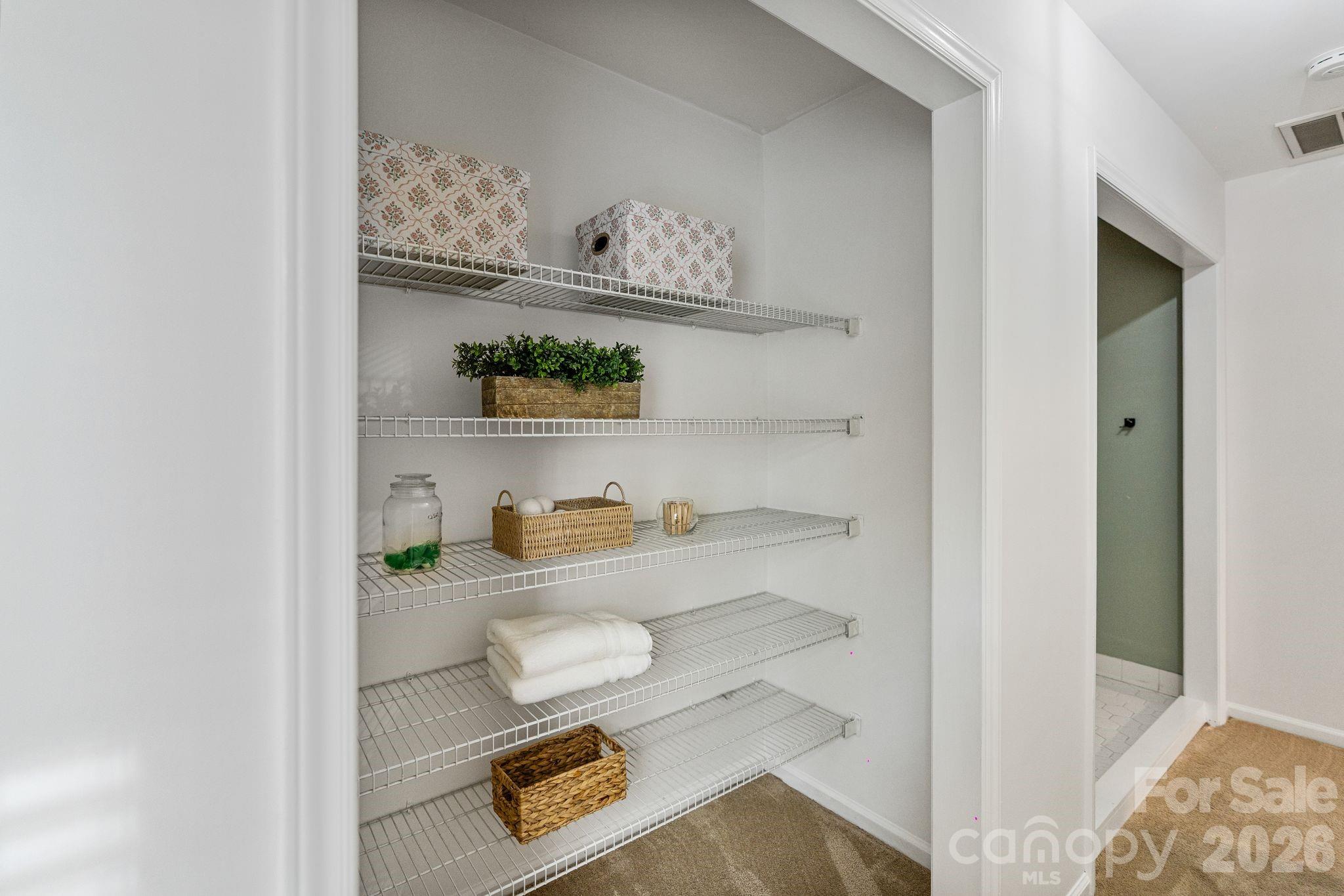 5800 Paper Whites Place