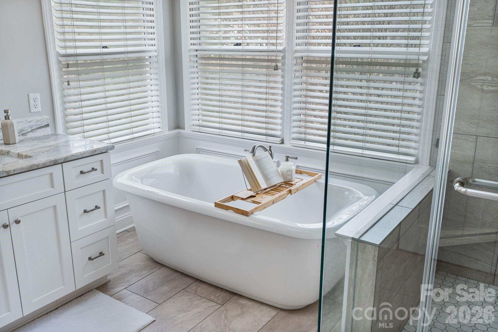 5800 Paper Whites Place