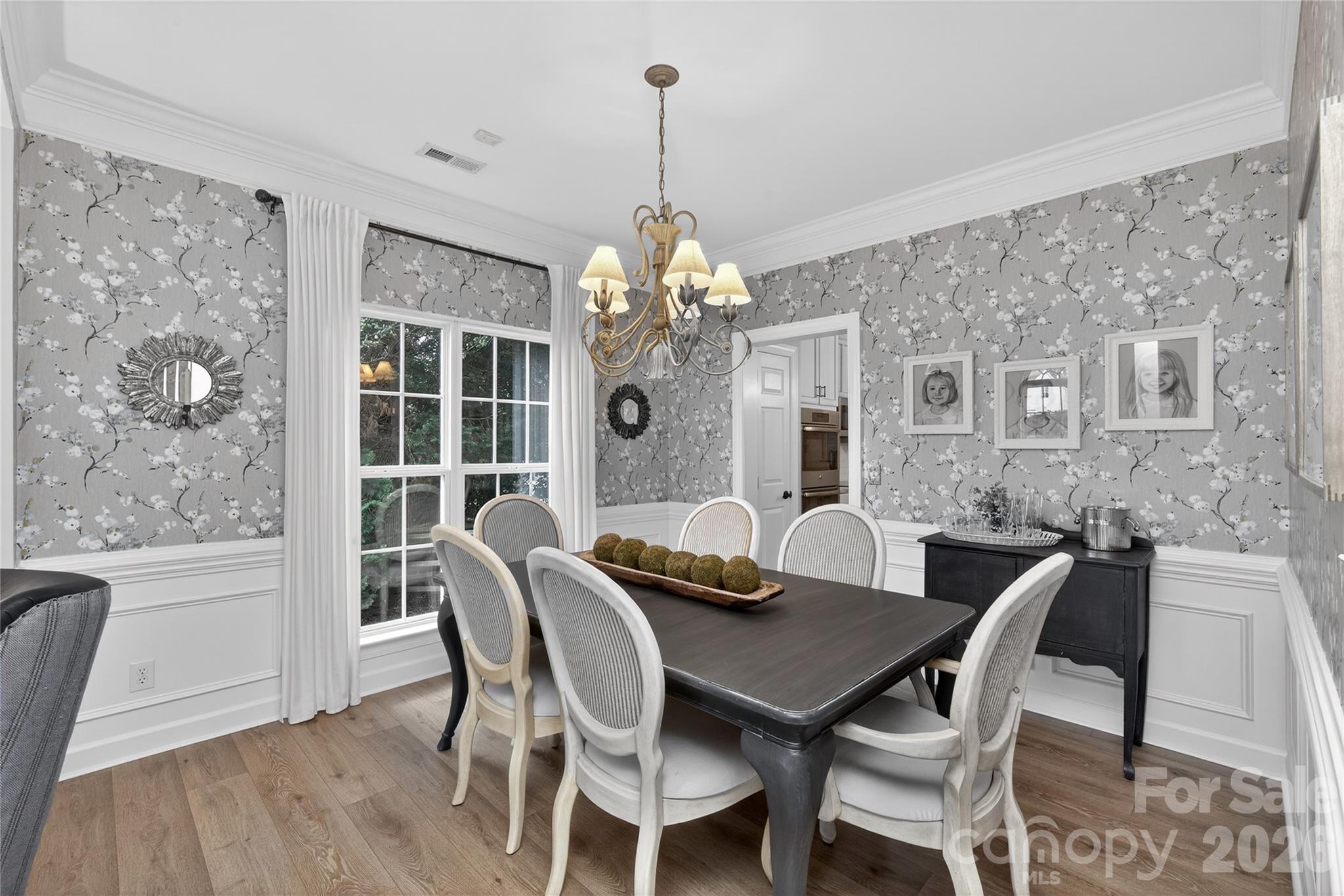 902 Applegate Parkway