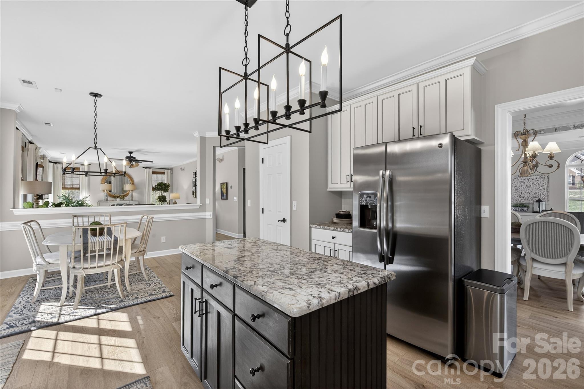 902 Applegate Parkway