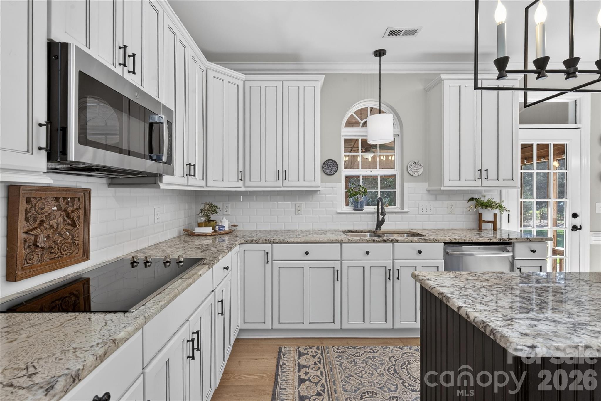 902 Applegate Parkway