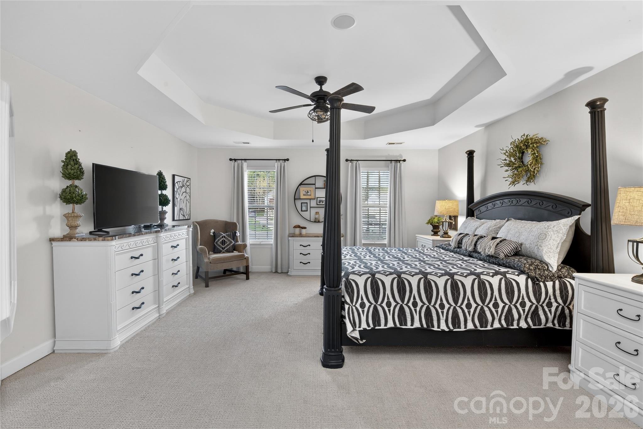 902 Applegate Parkway