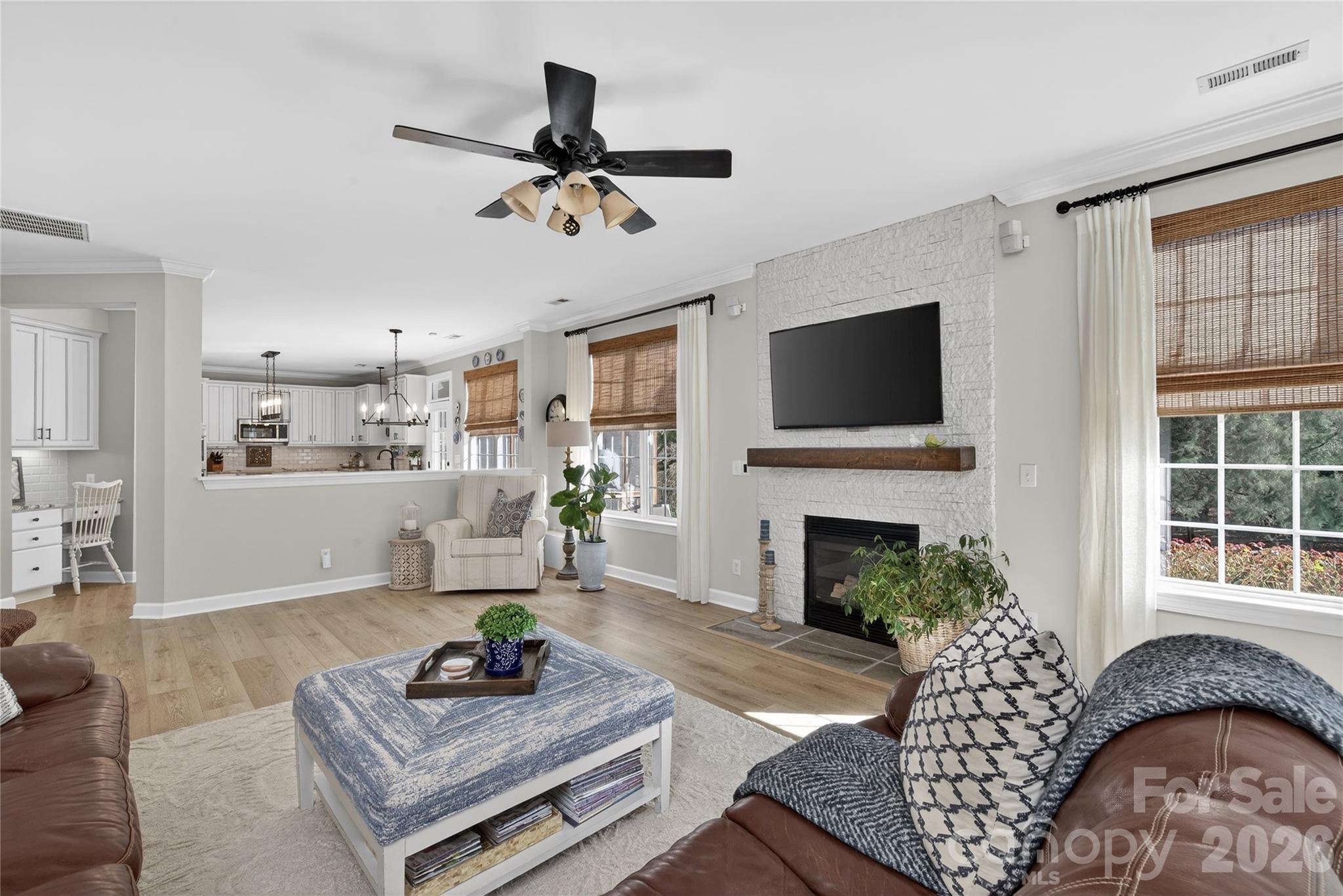 902 Applegate Parkway