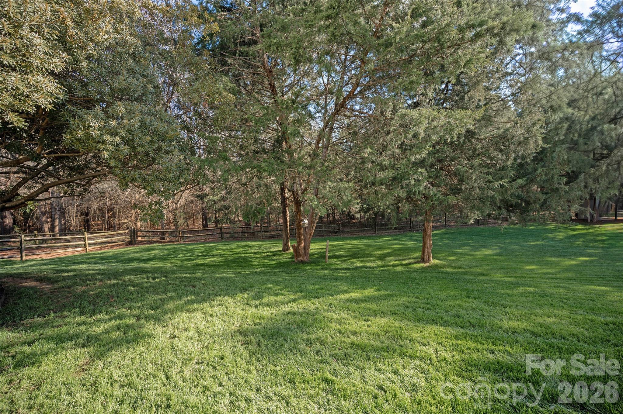 902 Applegate Parkway