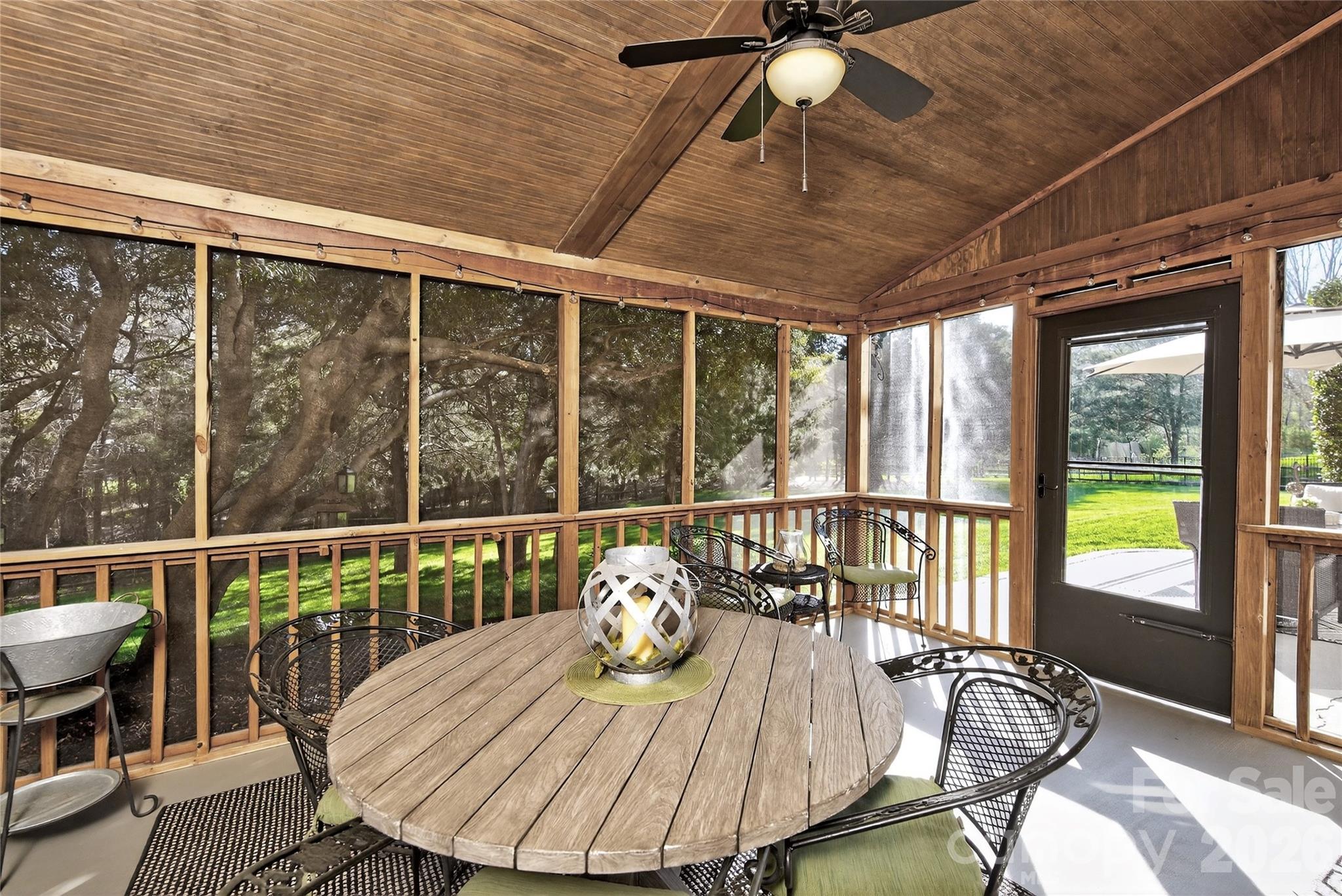 902 Applegate Parkway