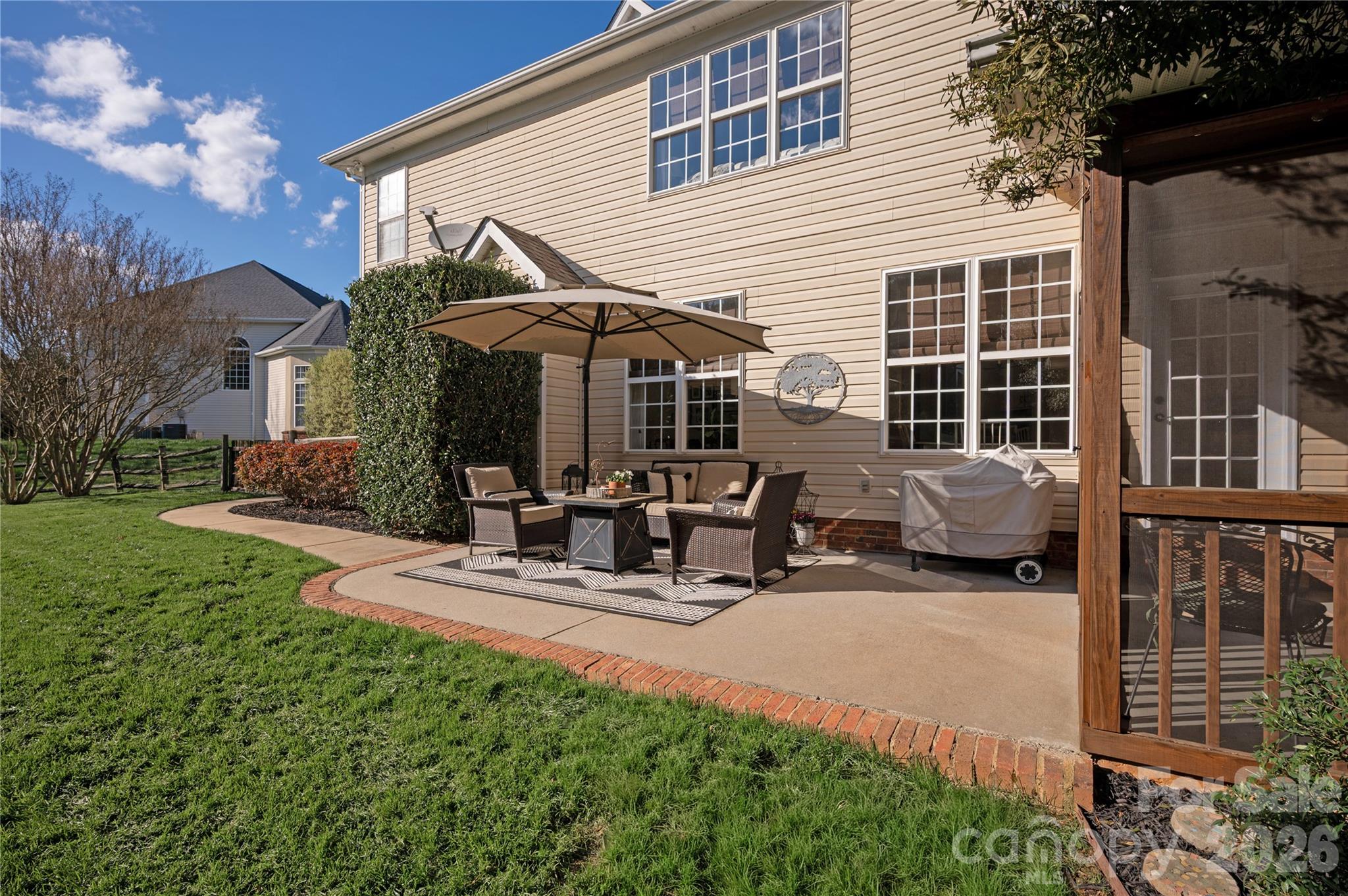 902 Applegate Parkway