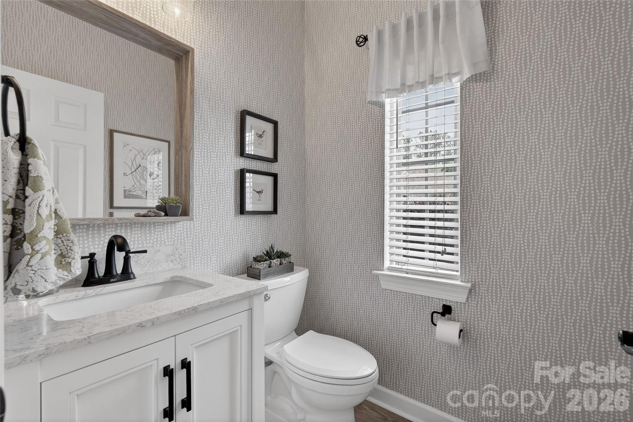 902 Applegate Parkway