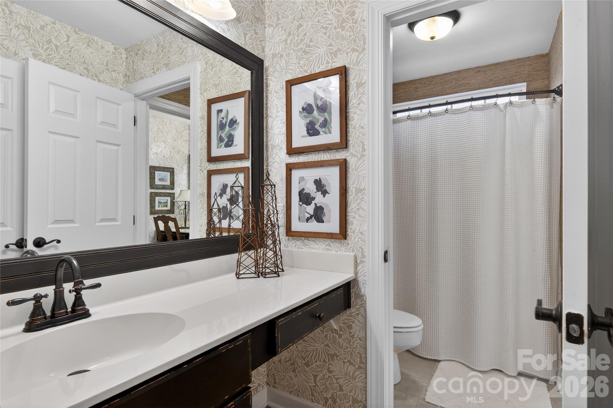 902 Applegate Parkway