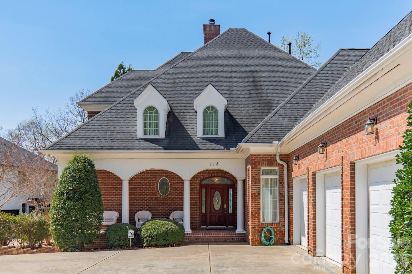 118 Pointe Harbour Lane