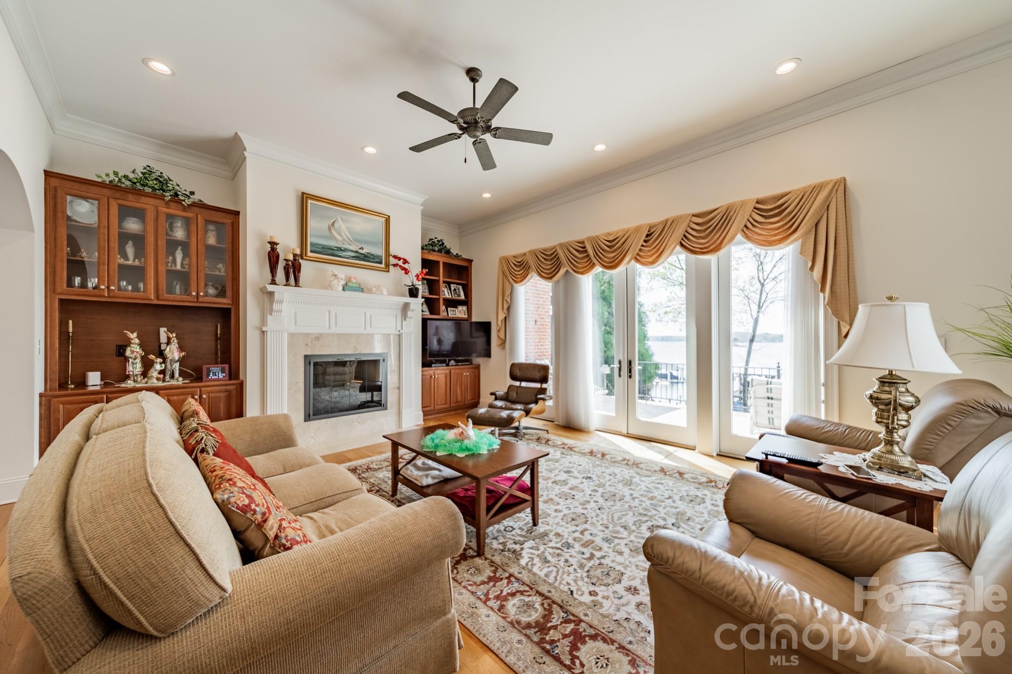 118 Pointe Harbour Lane