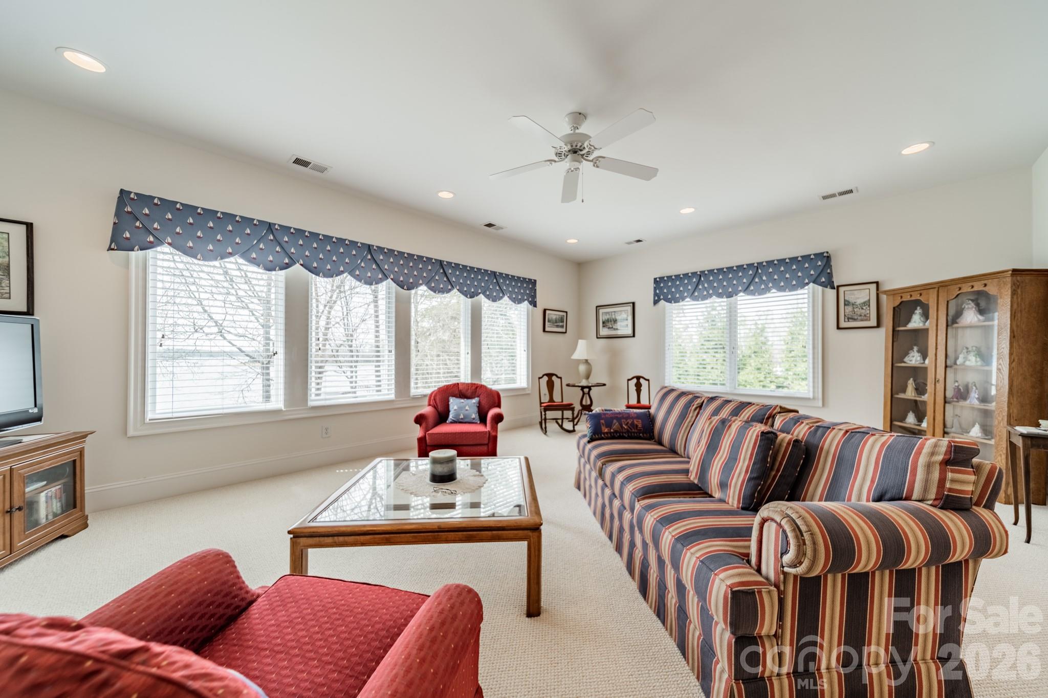 118 Pointe Harbour Lane