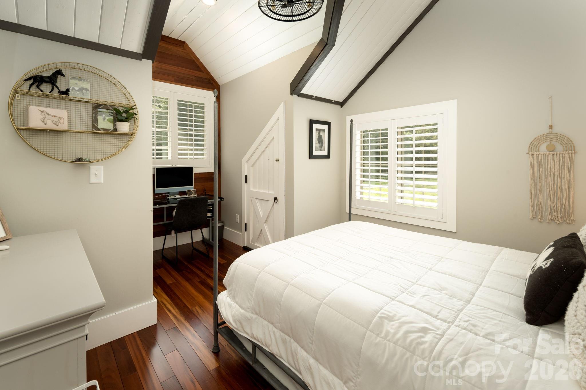 20 Waterford Lakes Drive