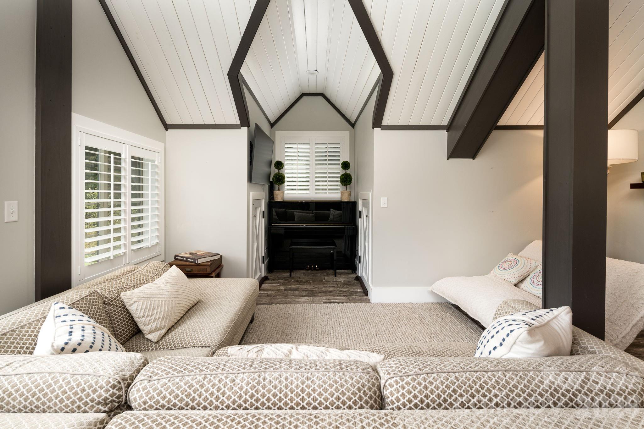 20 Waterford Lakes Drive