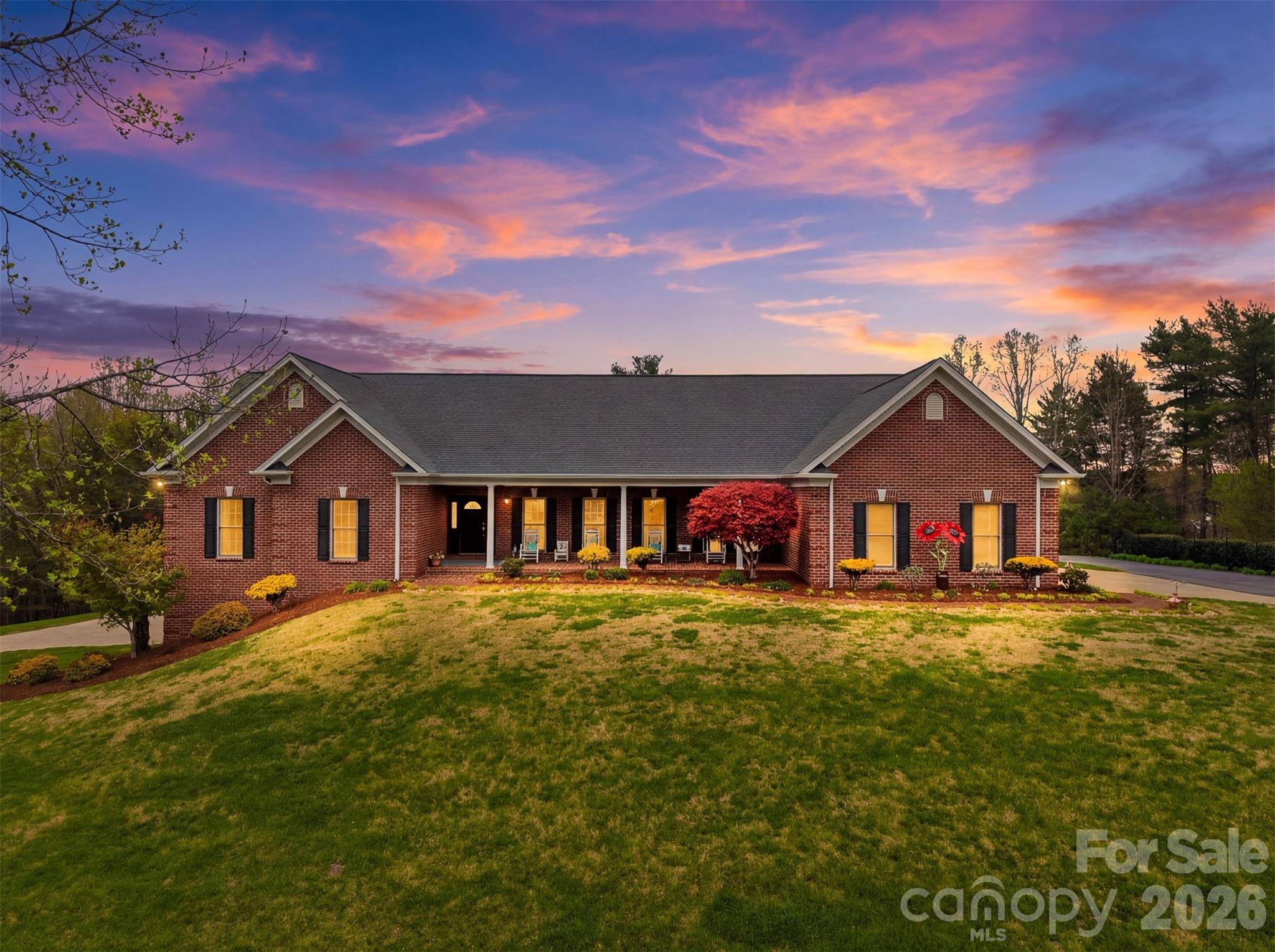 3330 Shamrock Heights