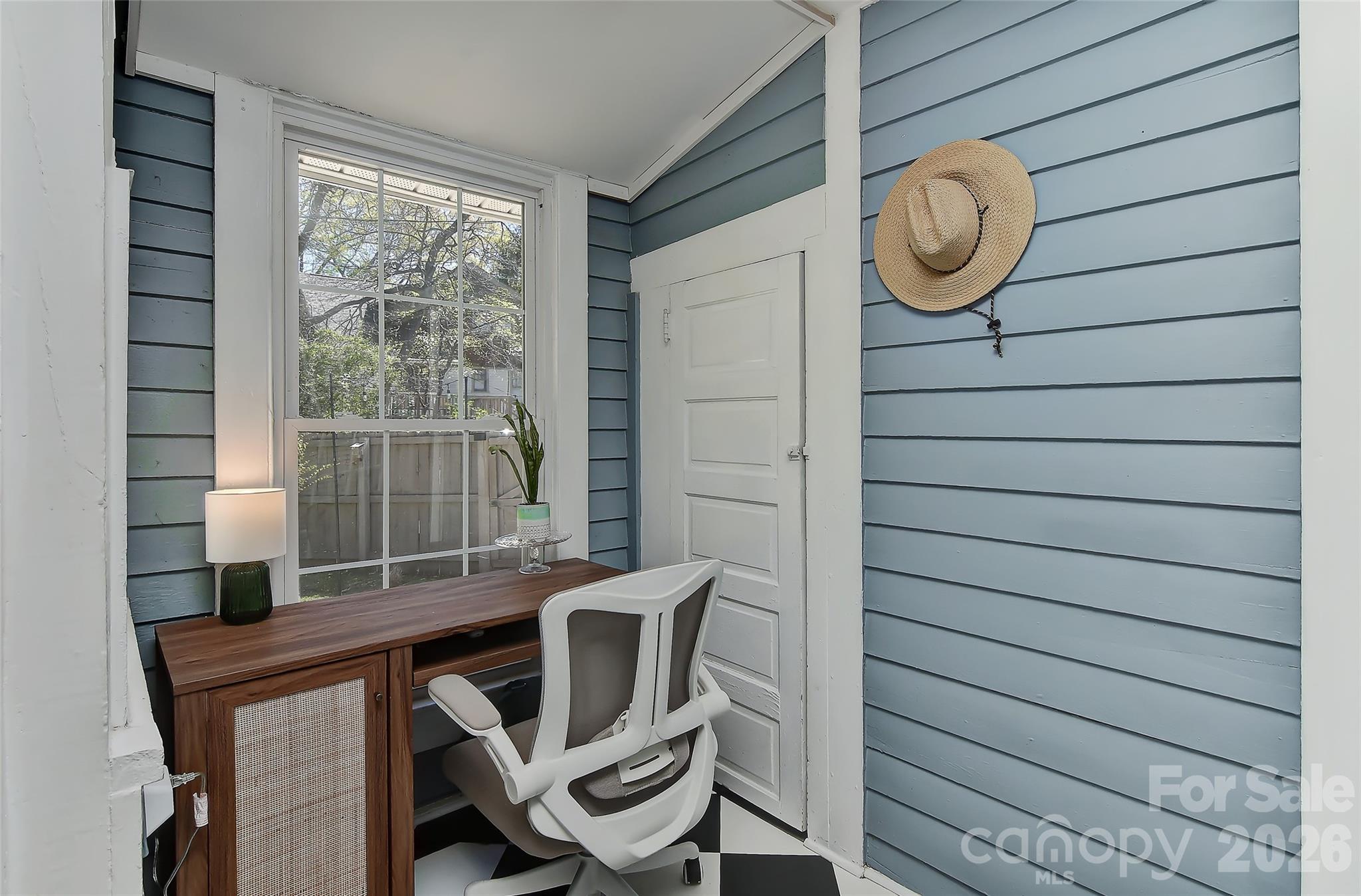 704 S Chester Street