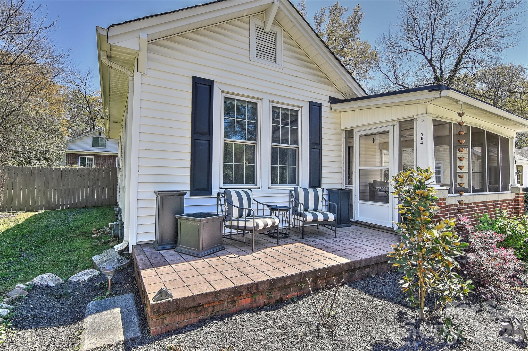 704 S Chester Street