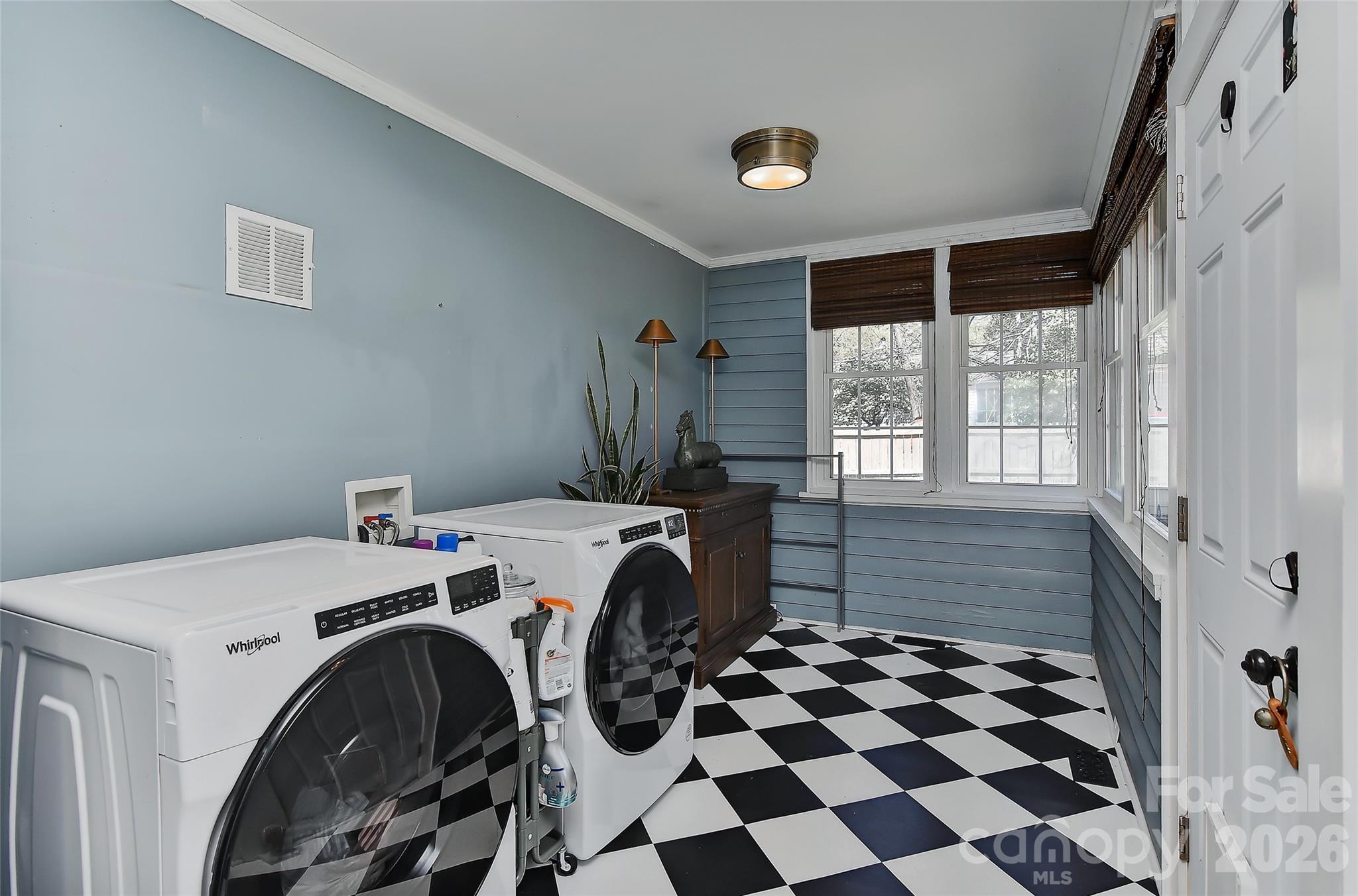 704 S Chester Street