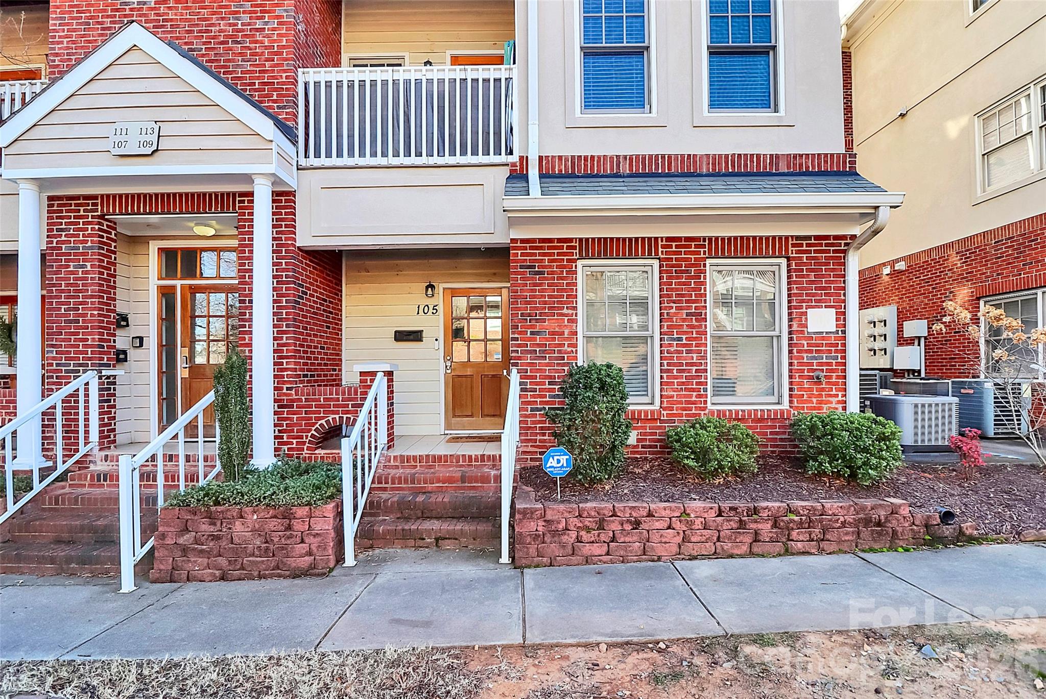 105 S Summit Avenue