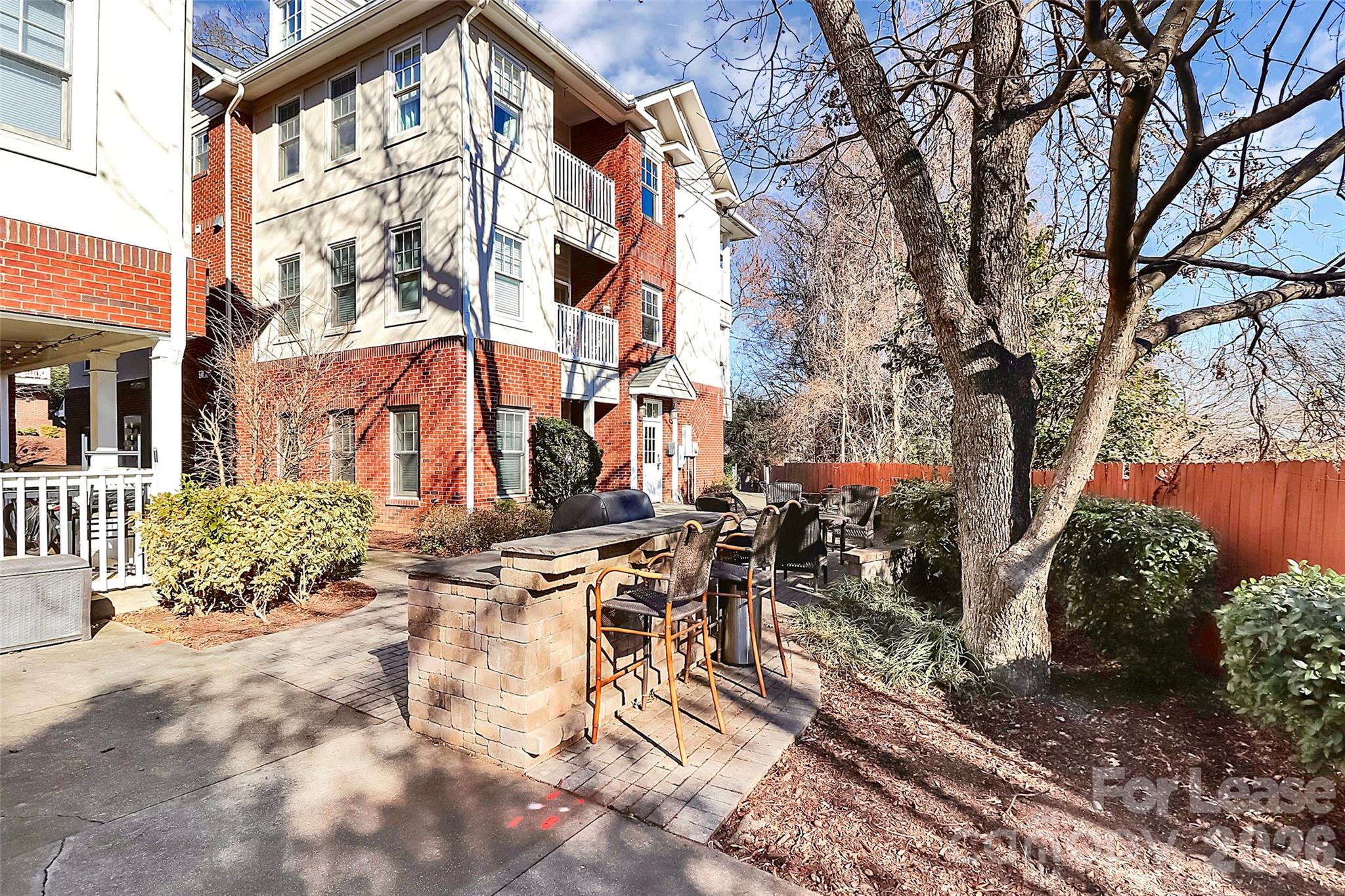 105 S Summit Avenue