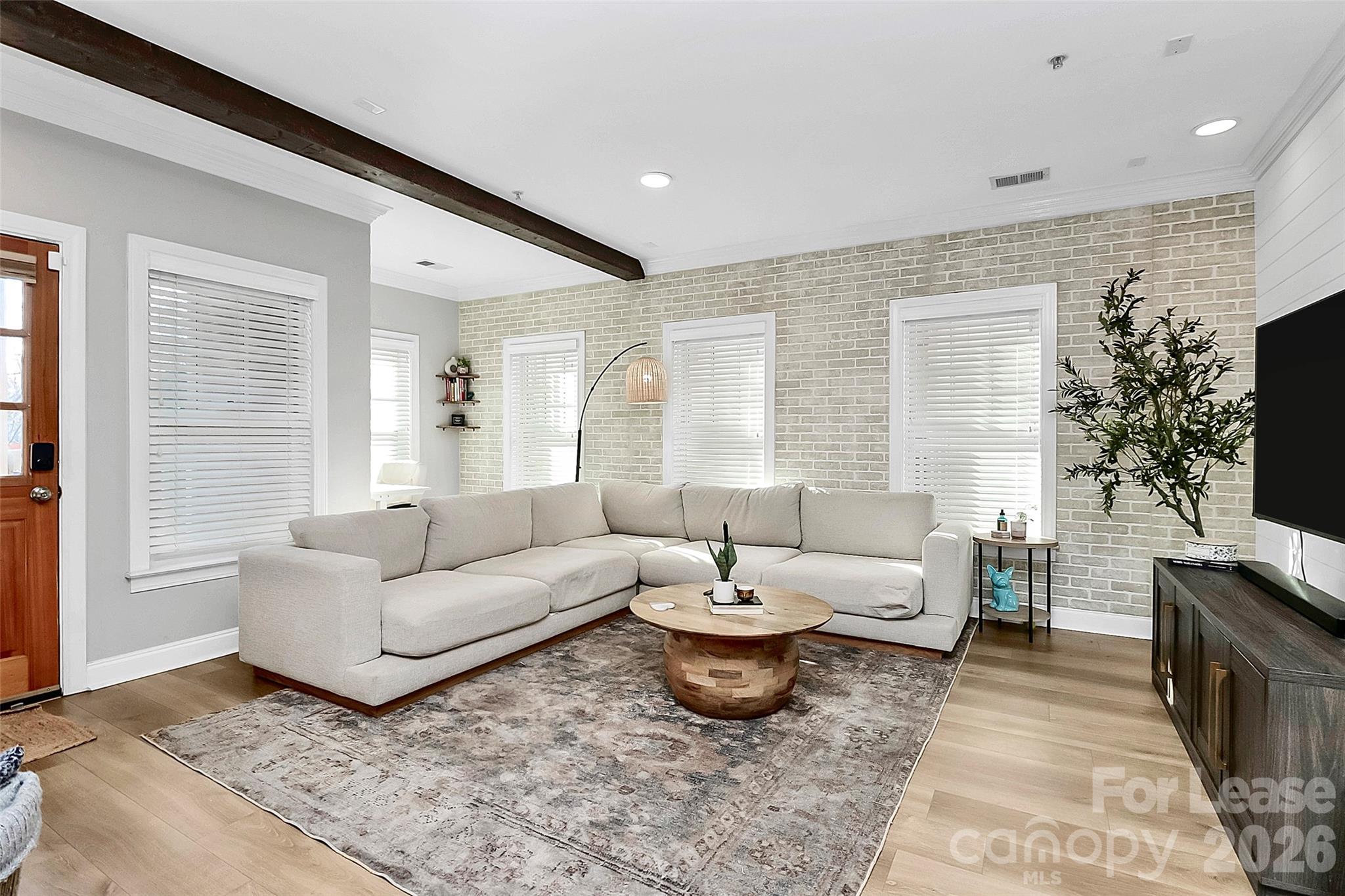 105 S Summit Avenue
