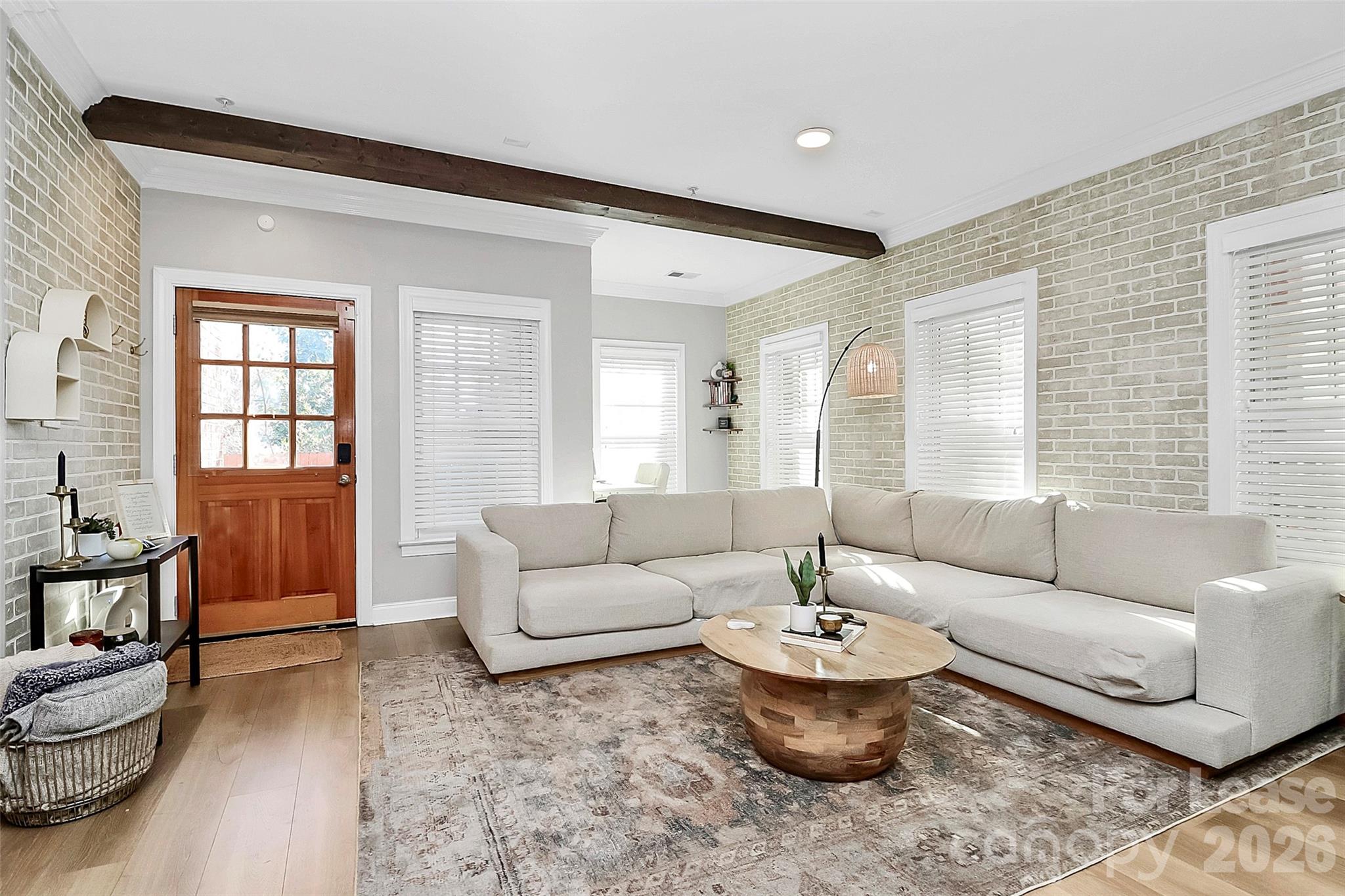 105 S Summit Avenue