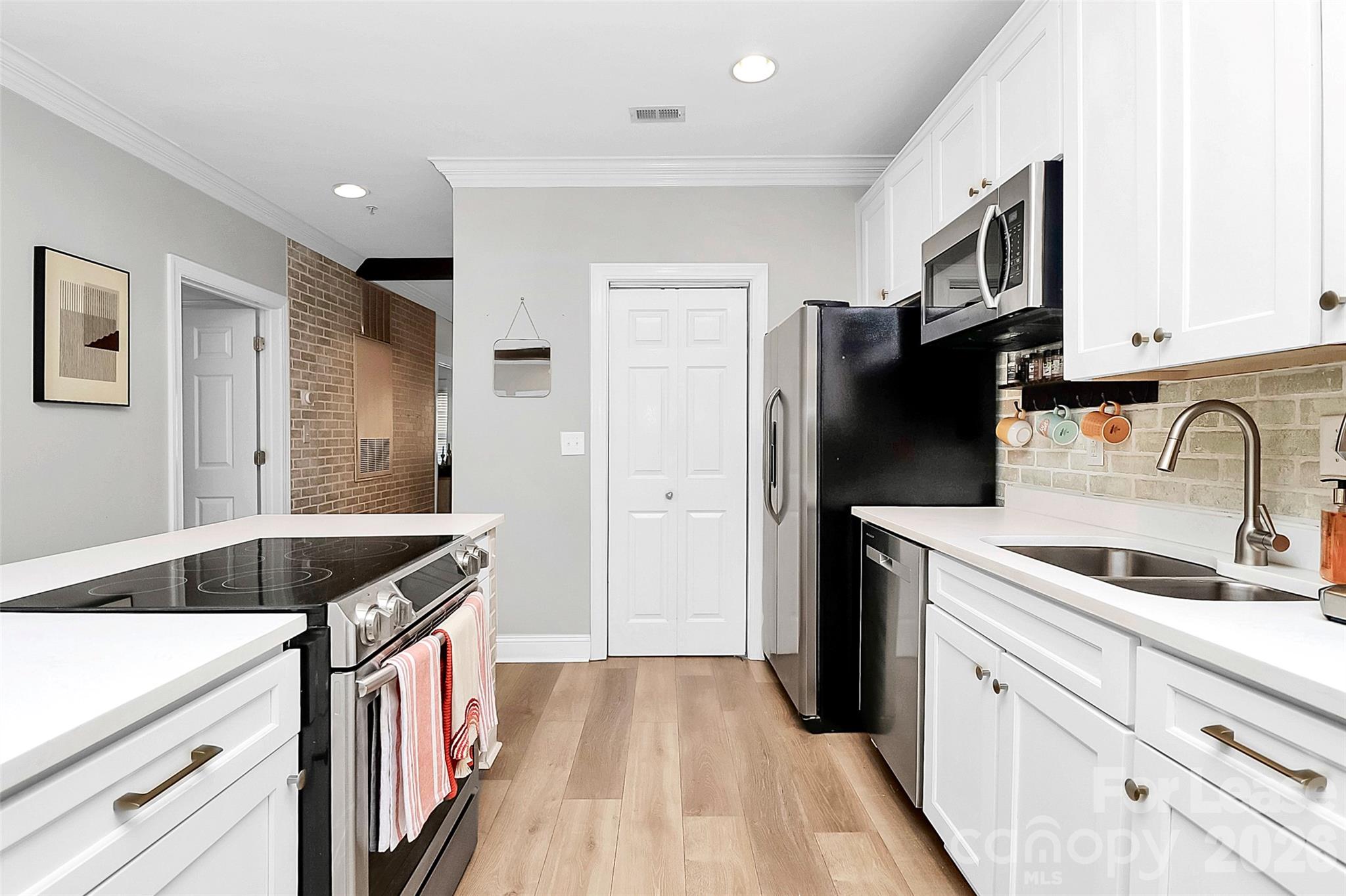 105 S Summit Avenue