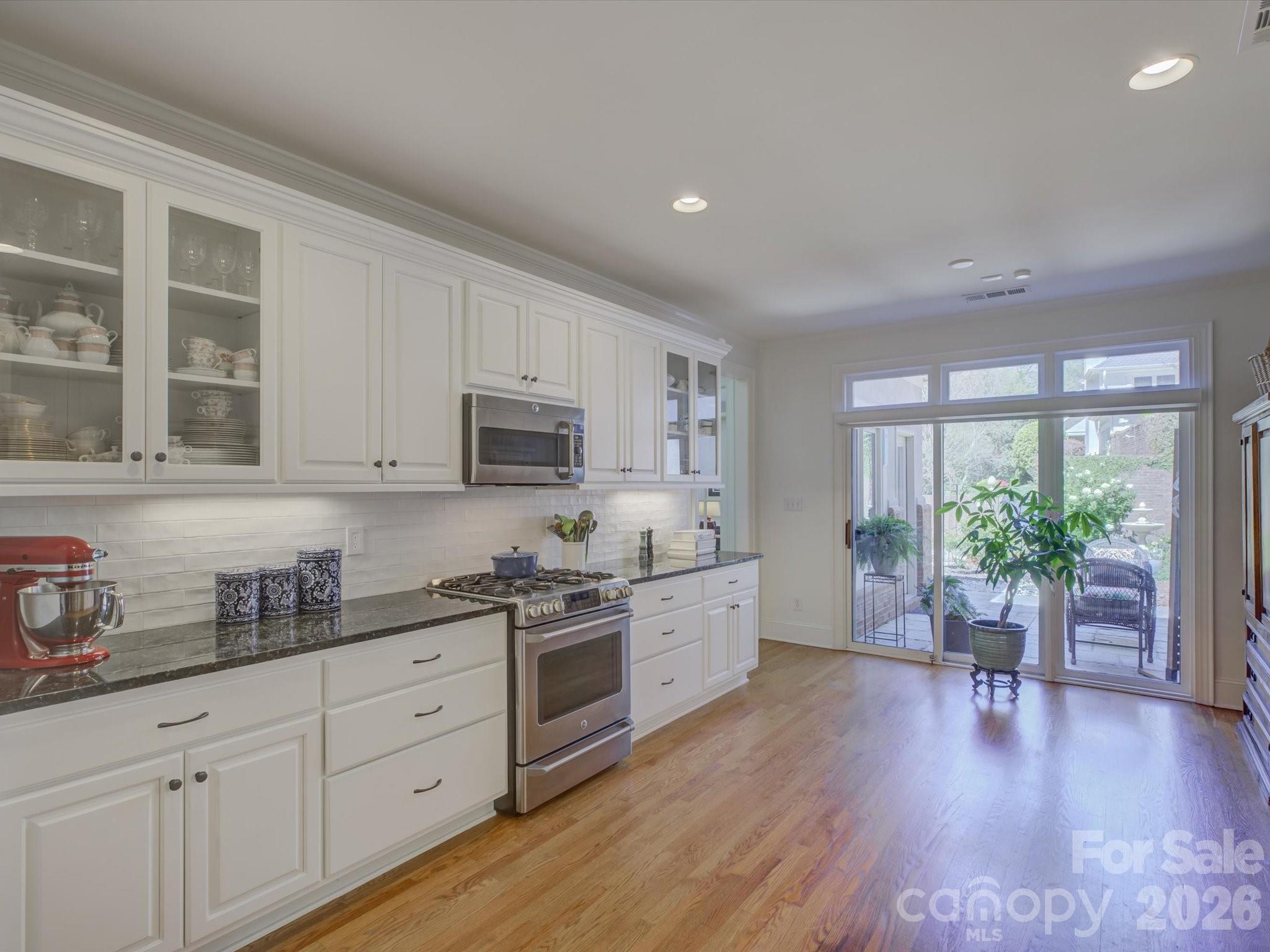 8905 Challis Hill Lane