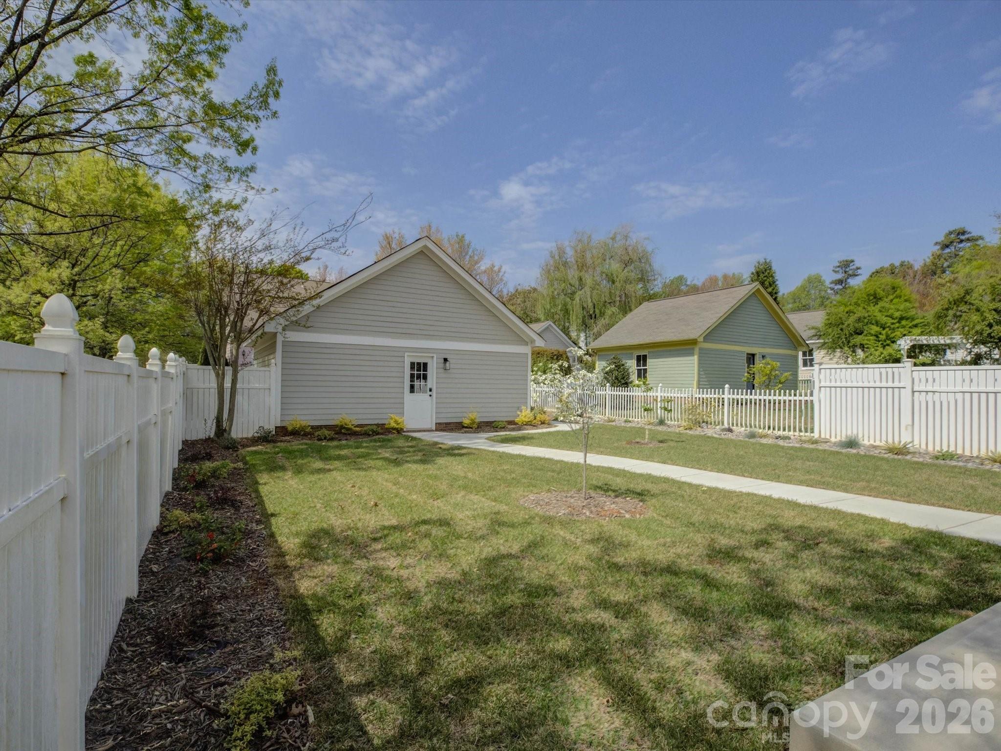 1305 Barnett Woods Crossing