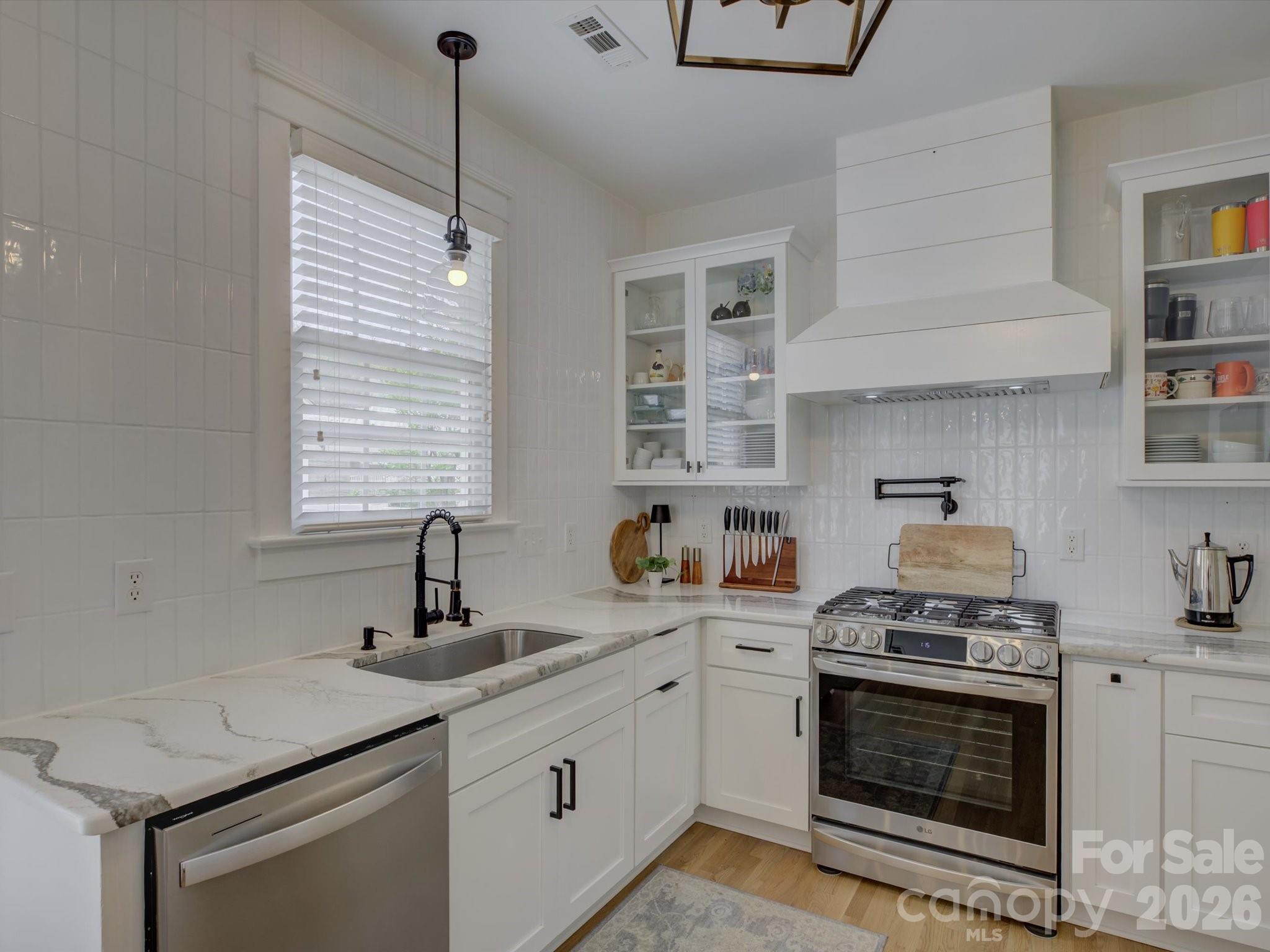 1305 Barnett Woods Crossing