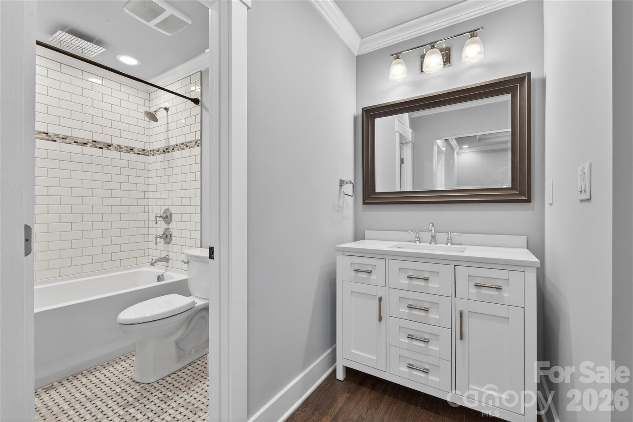 307 E Peterson Drive