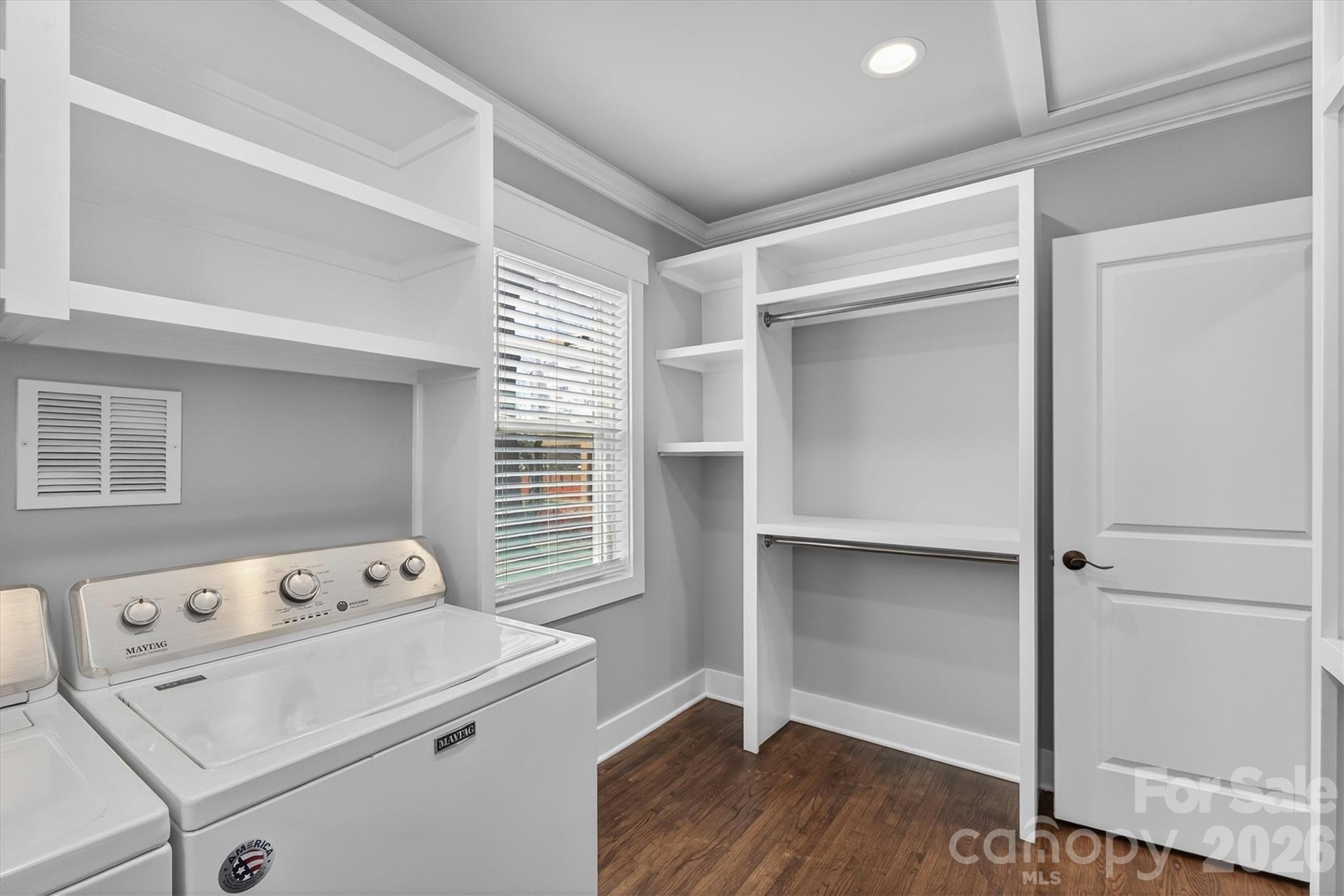 307 E Peterson Drive