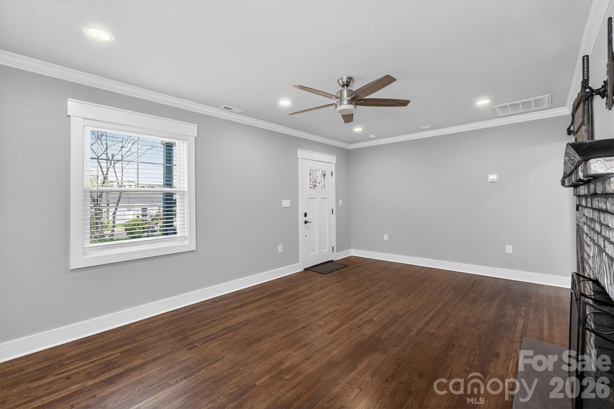 307 E Peterson Drive