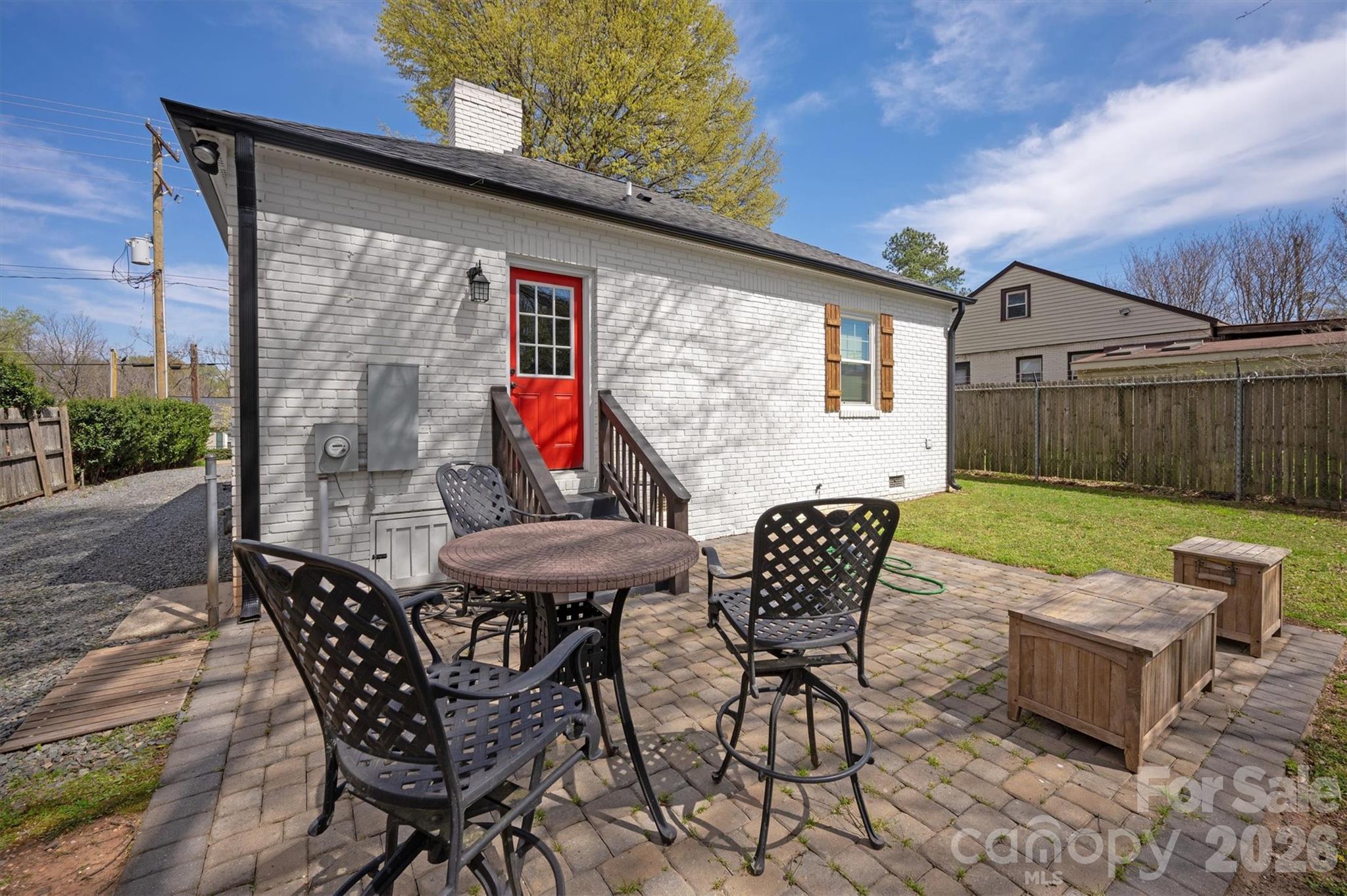 307 E Peterson Drive