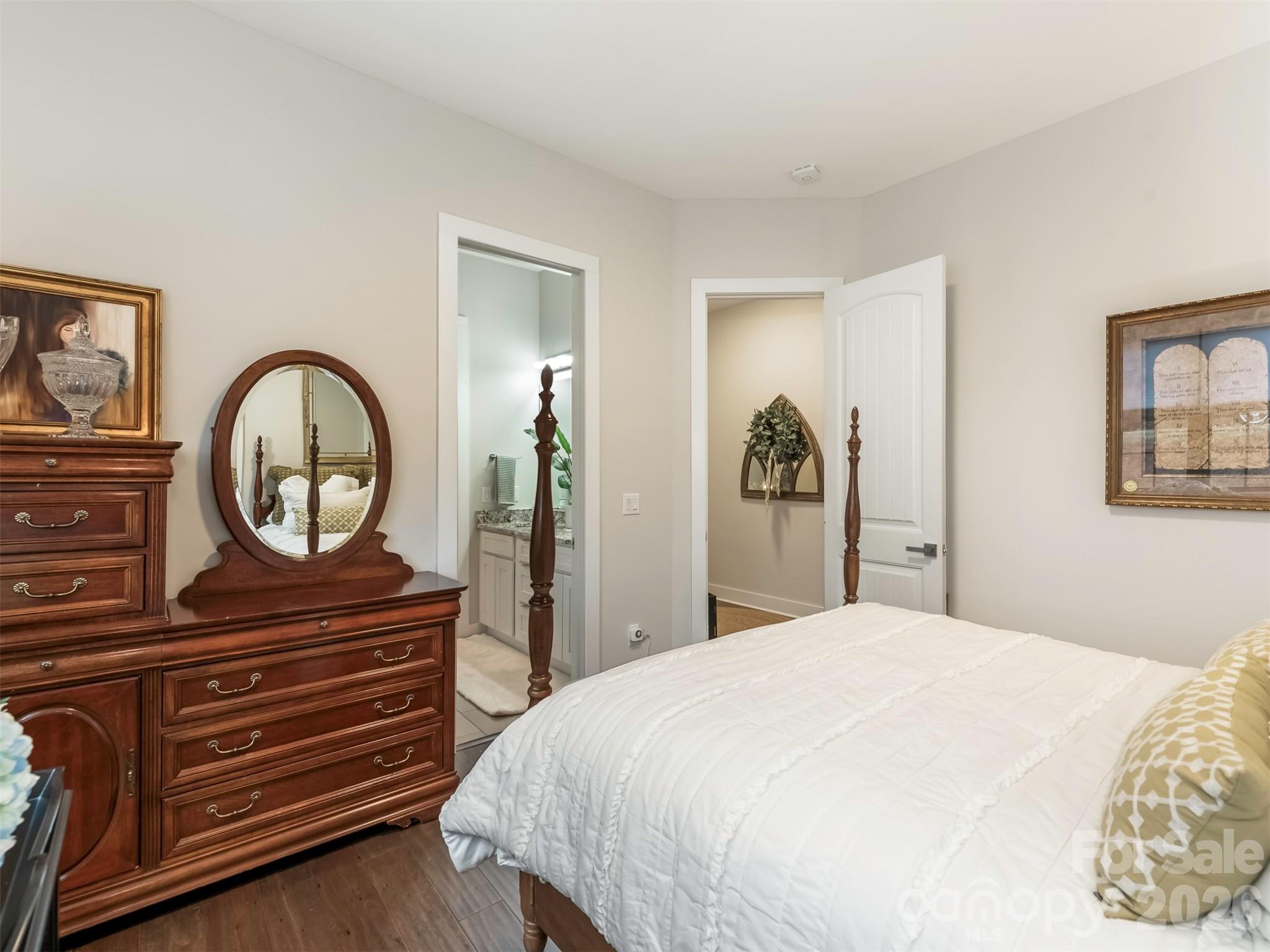 3000 Applewood Point Lane