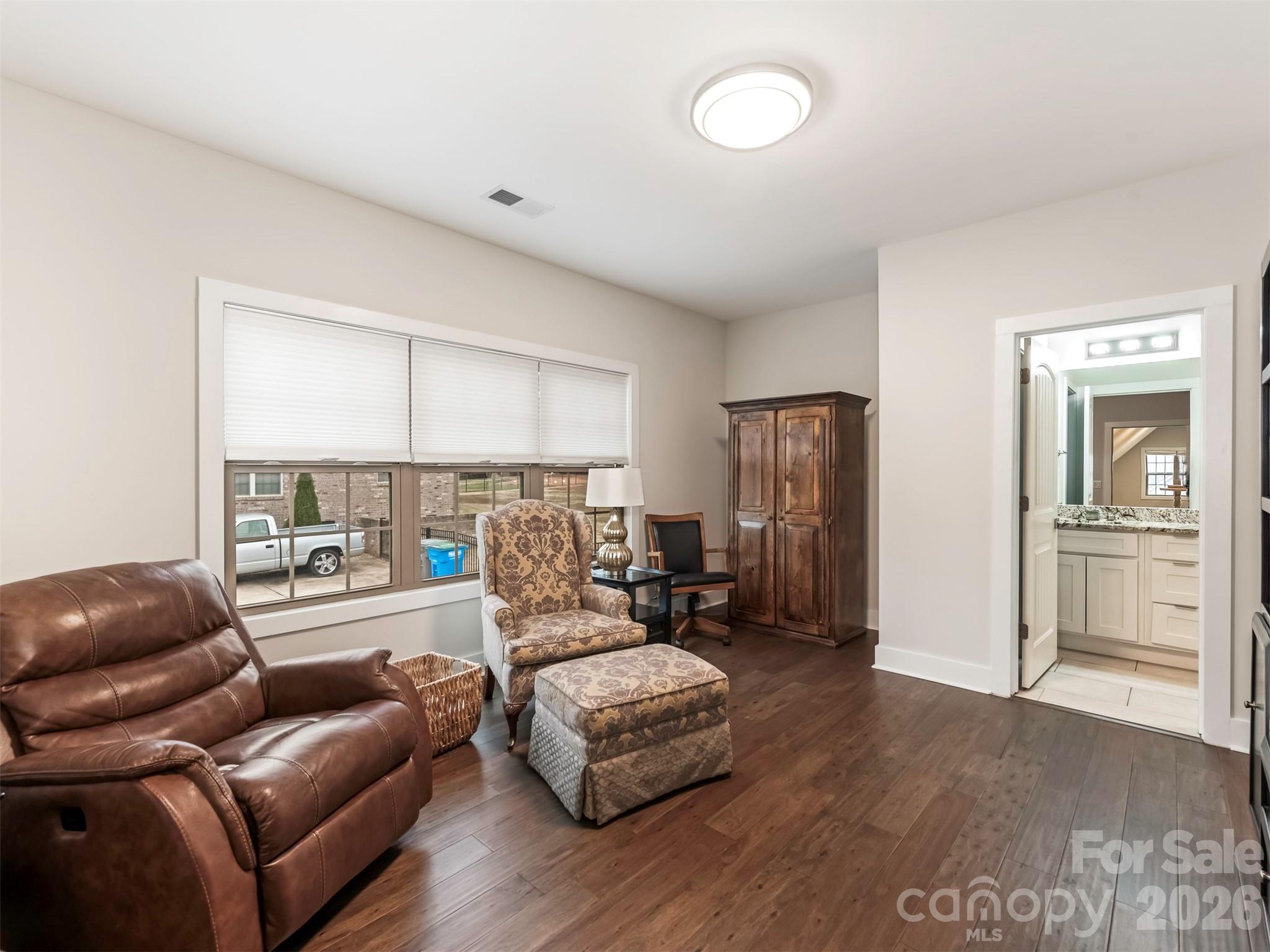 3000 Applewood Point Lane