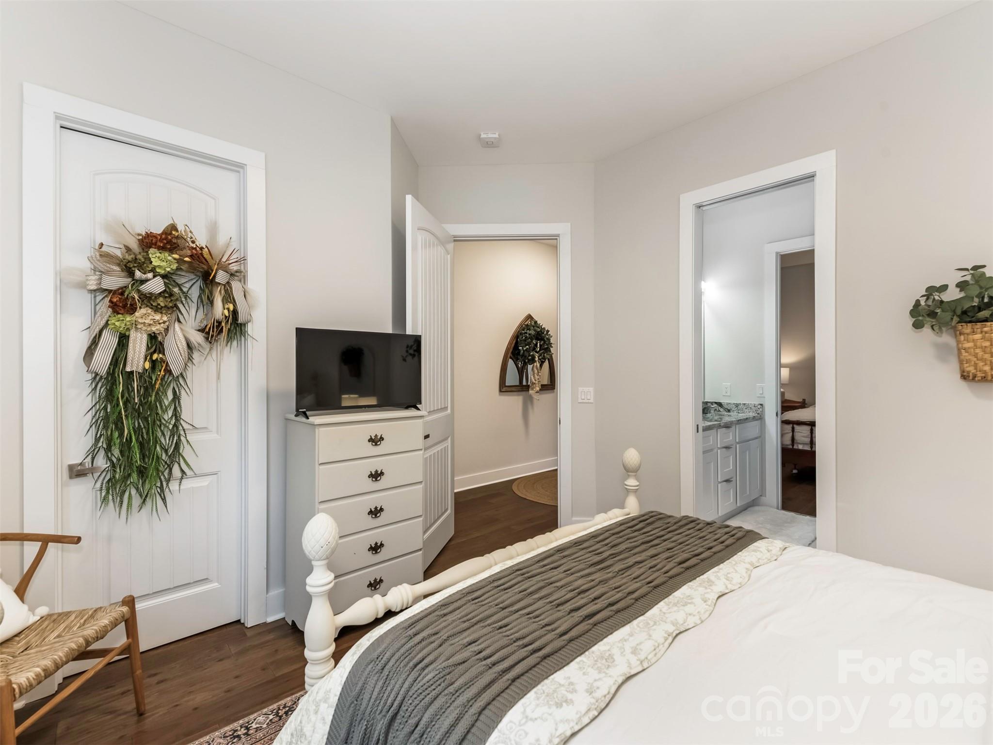 3000 Applewood Point Lane