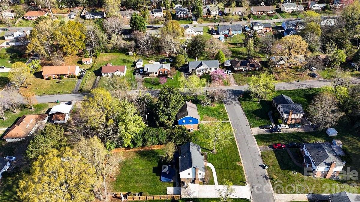 5810 Red Carriage Lane