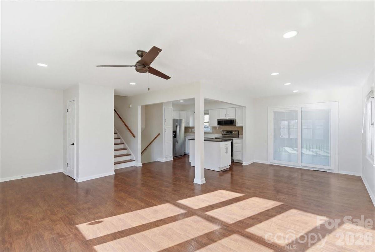 5810 Red Carriage Lane
