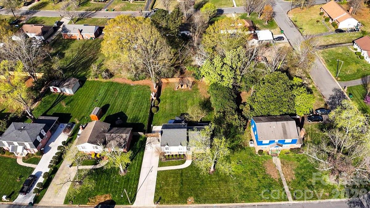 5810 Red Carriage Lane