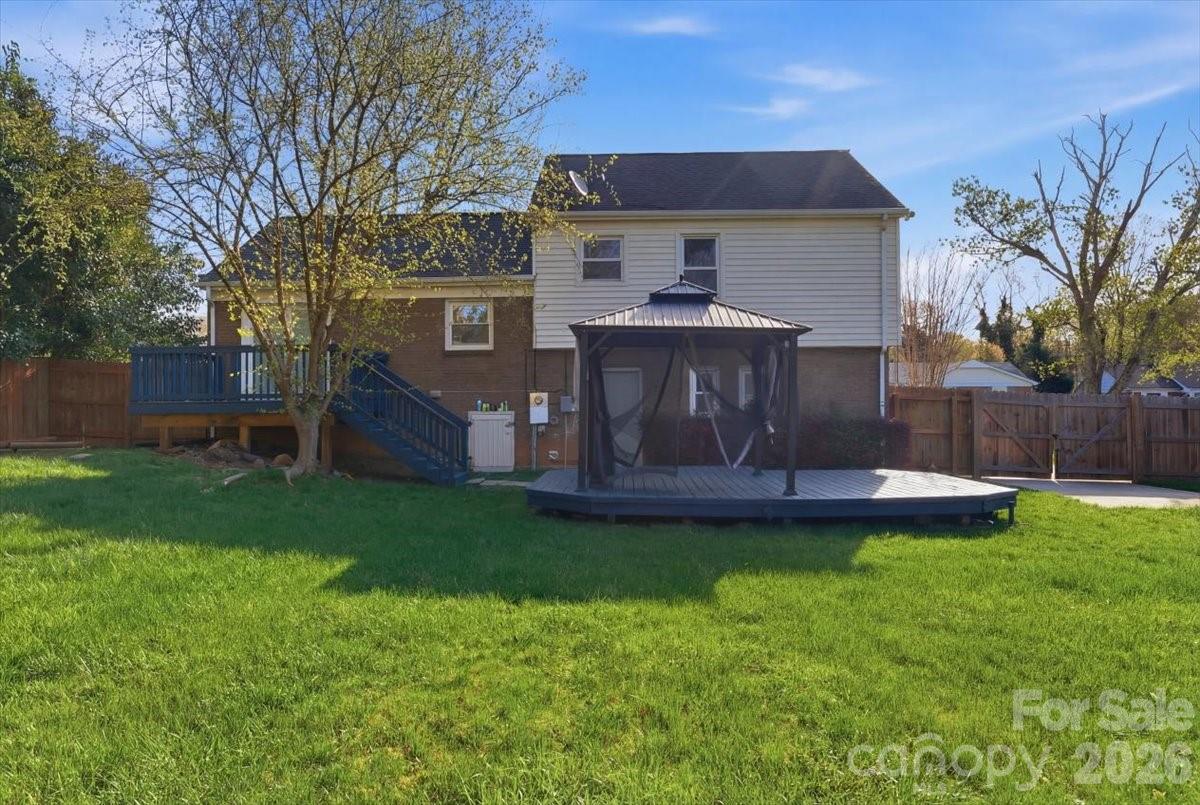 5810 Red Carriage Lane