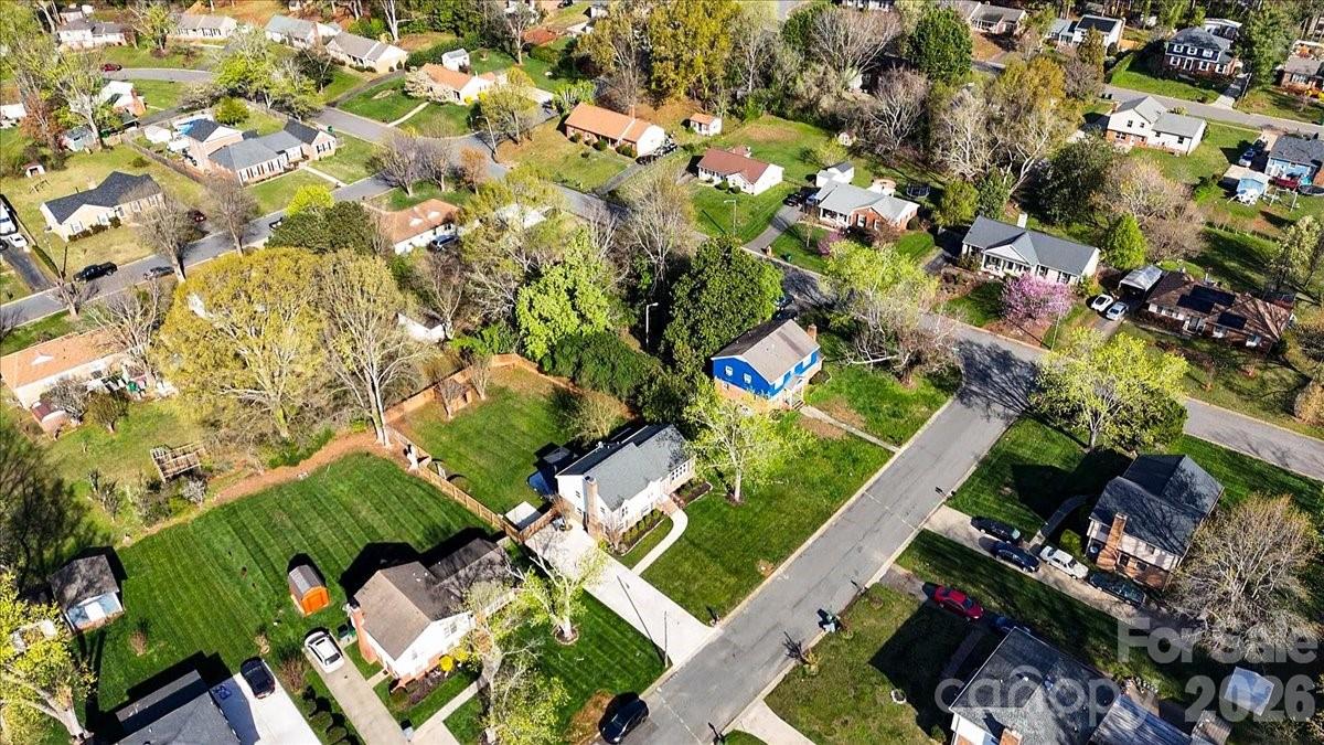 5810 Red Carriage Lane