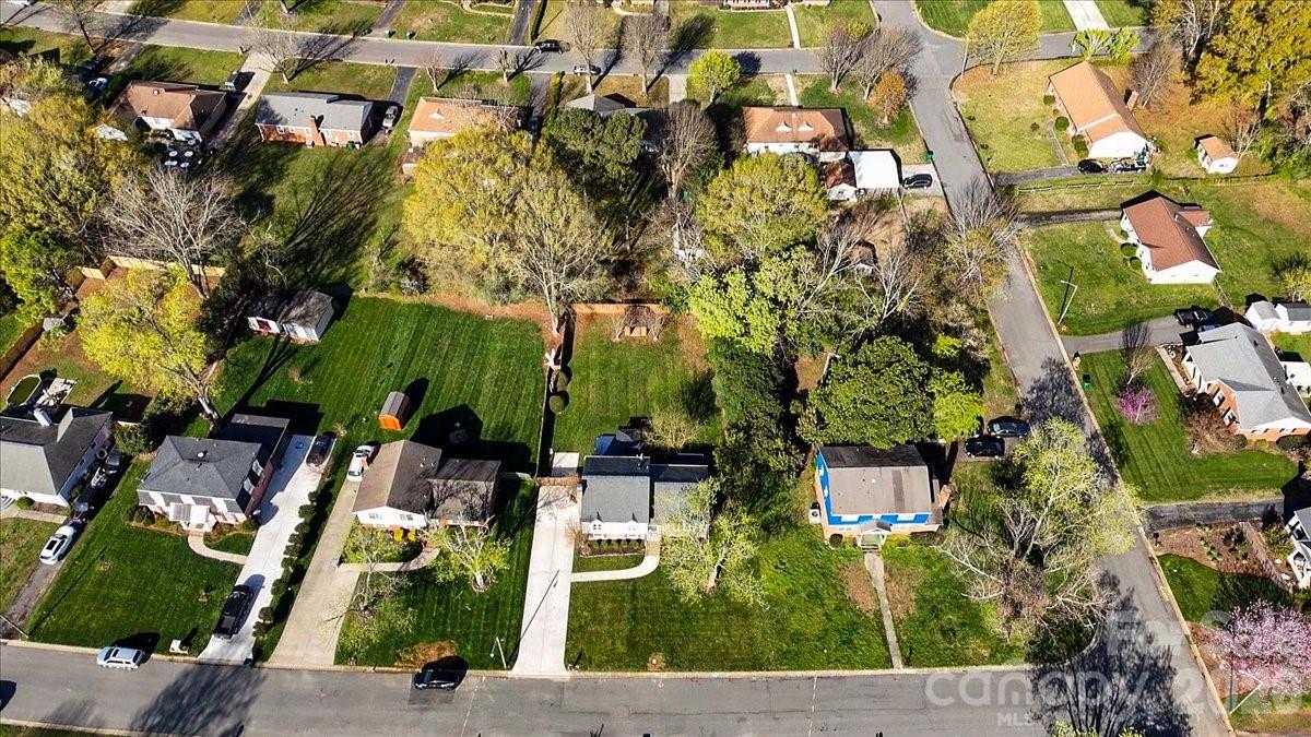5810 Red Carriage Lane
