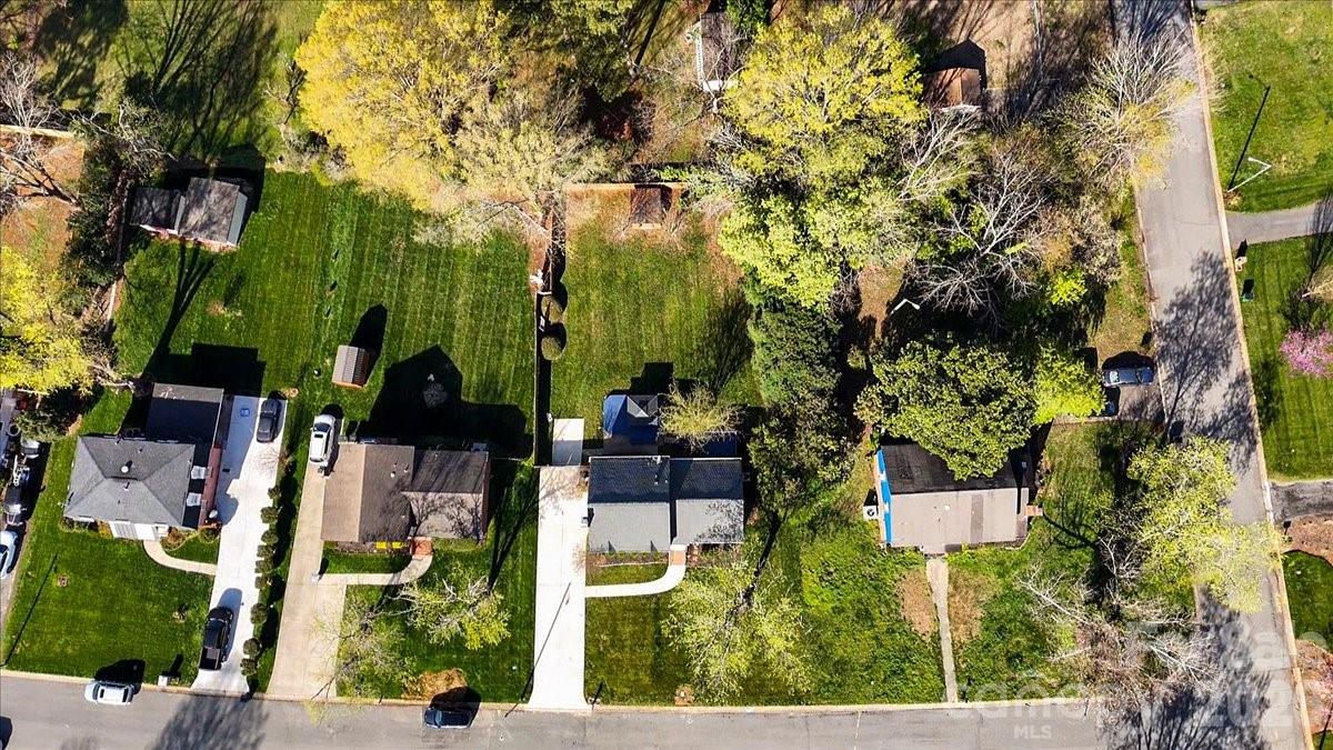 5810 Red Carriage Lane