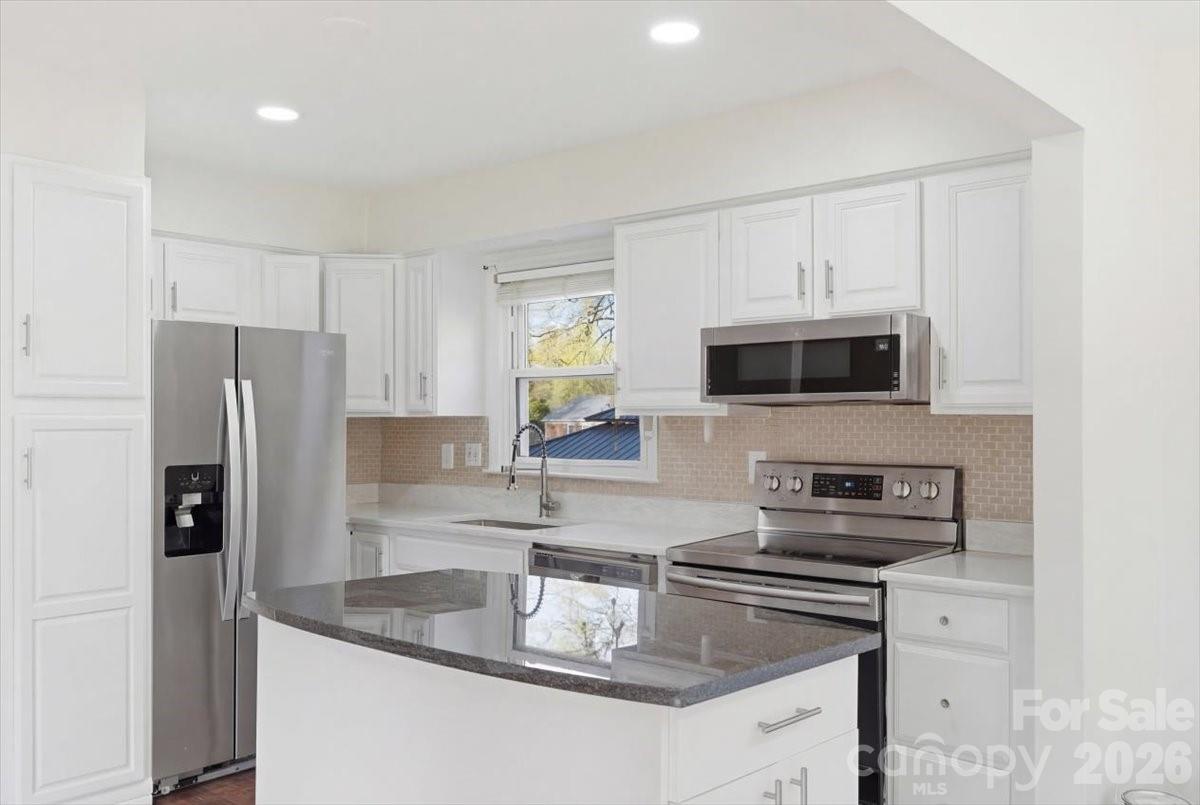 5810 Red Carriage Lane