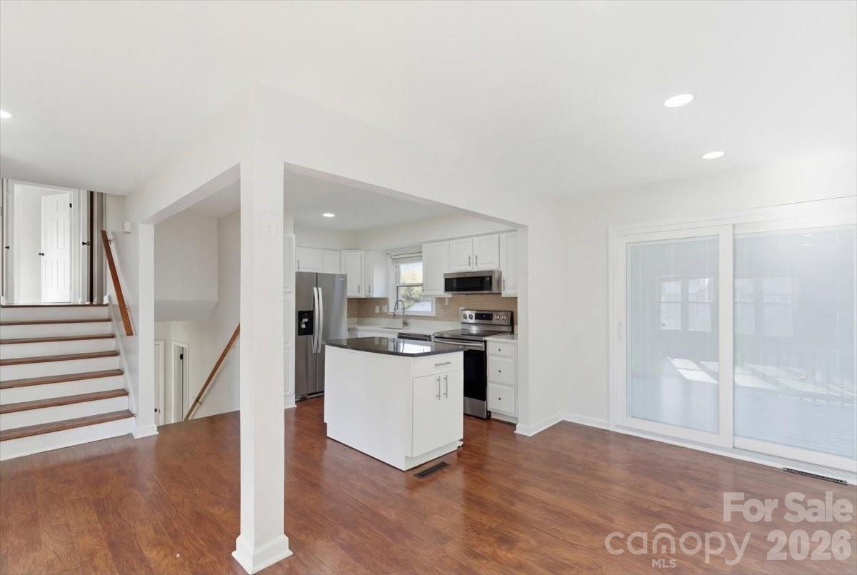5810 Red Carriage Lane