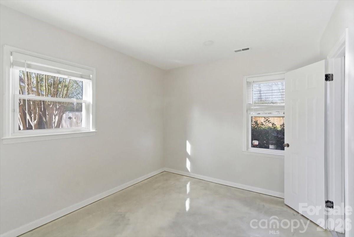 5810 Red Carriage Lane