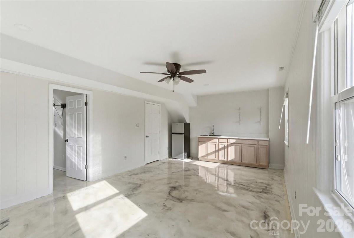 5810 Red Carriage Lane