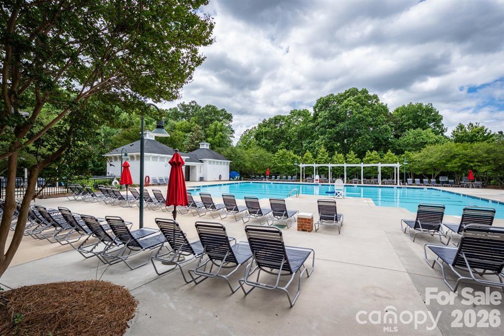 869 Stratford Run Drive