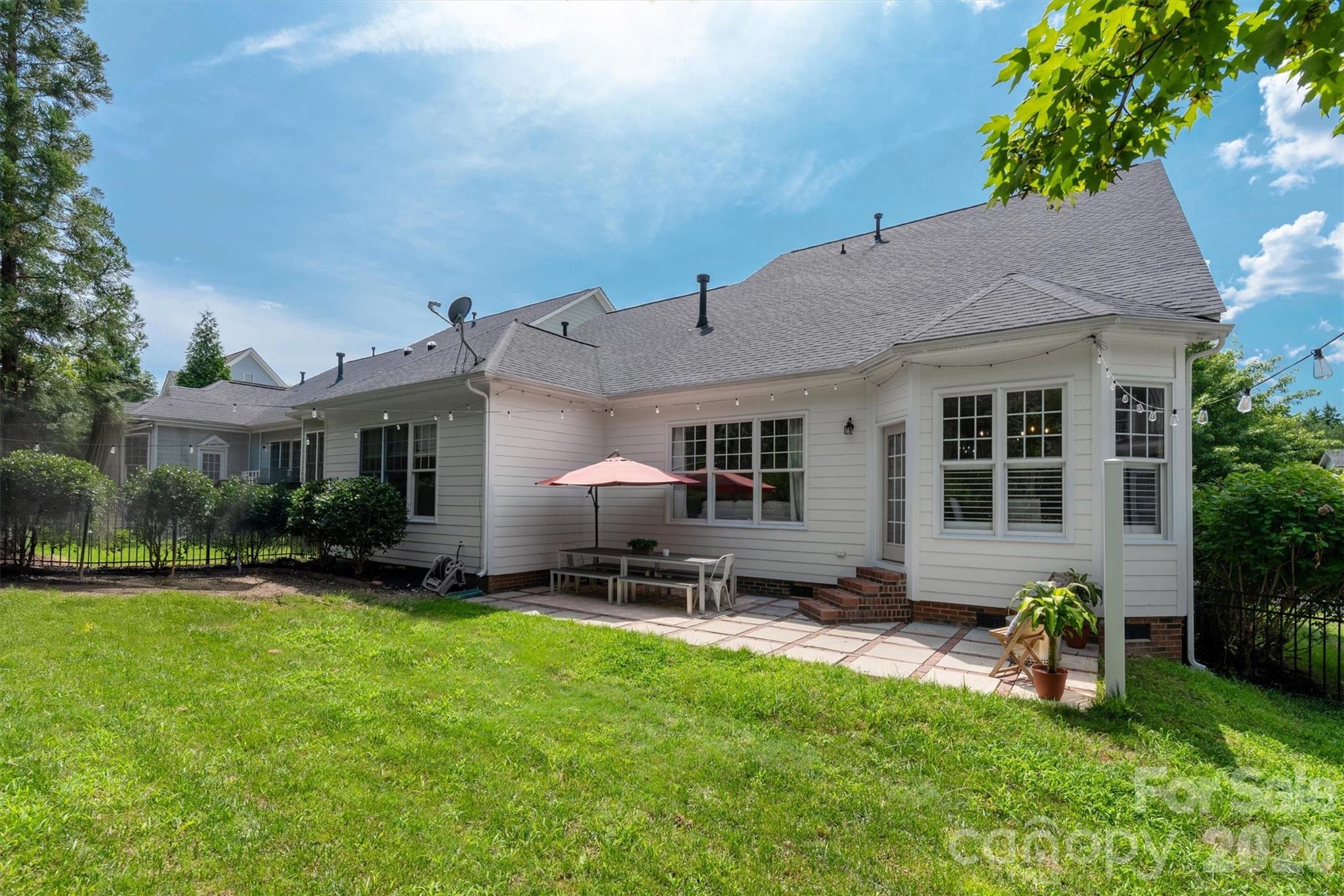 869 Stratford Run Drive